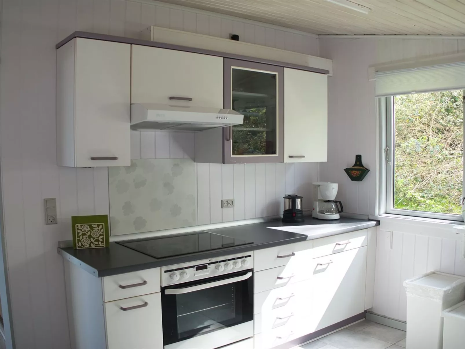 "Hilde" - 75m from the sea-Binnen