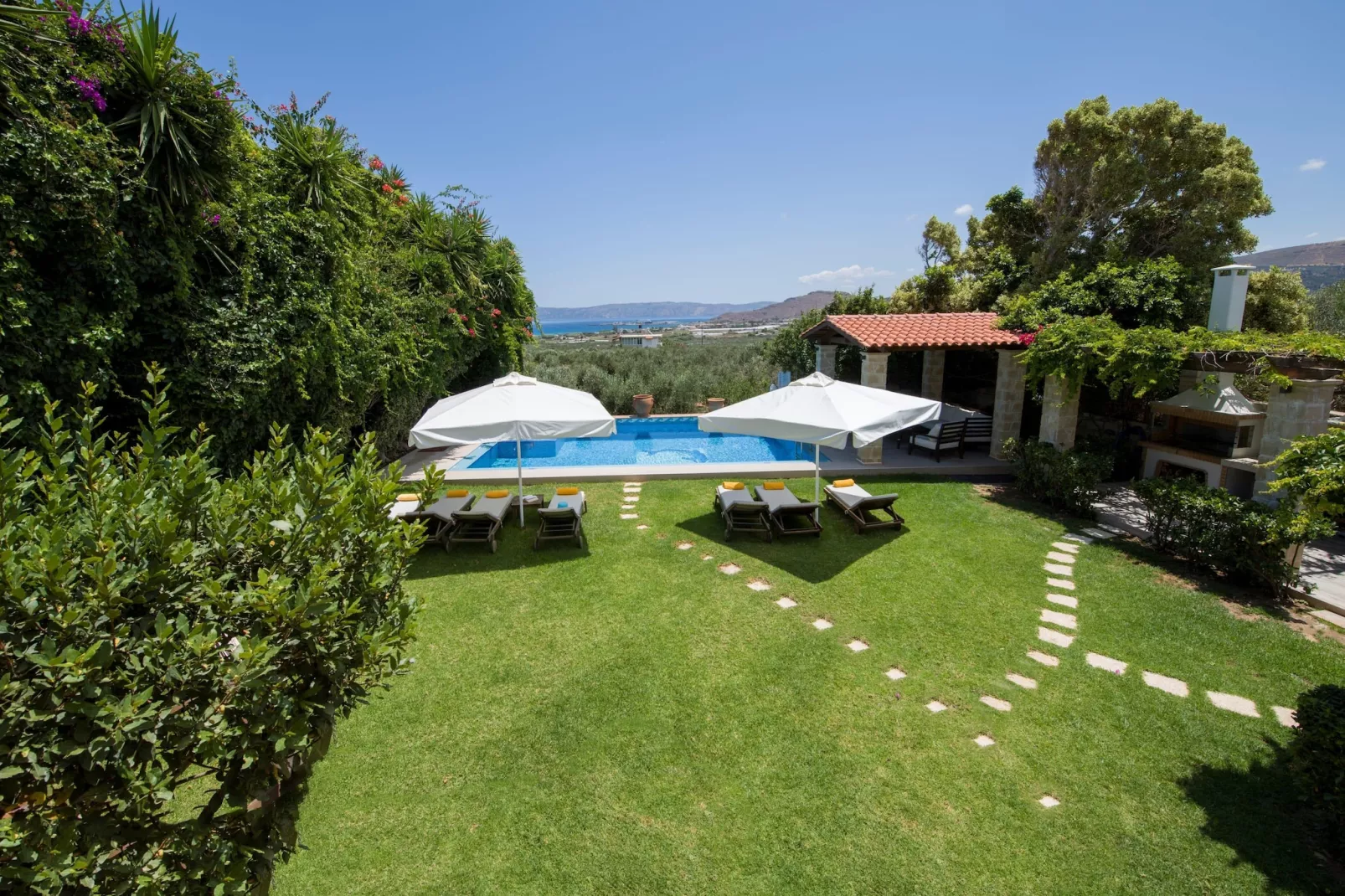 Villa Arhontariki 6prs-Tuinen zomer