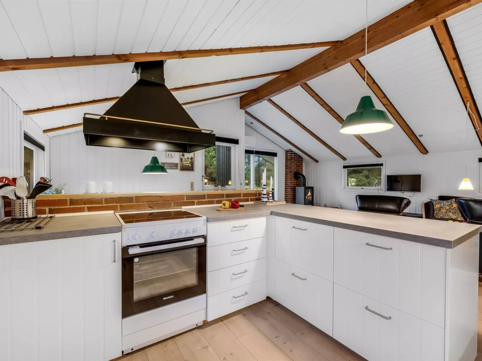 "Veera" -  from the sea-Binnen