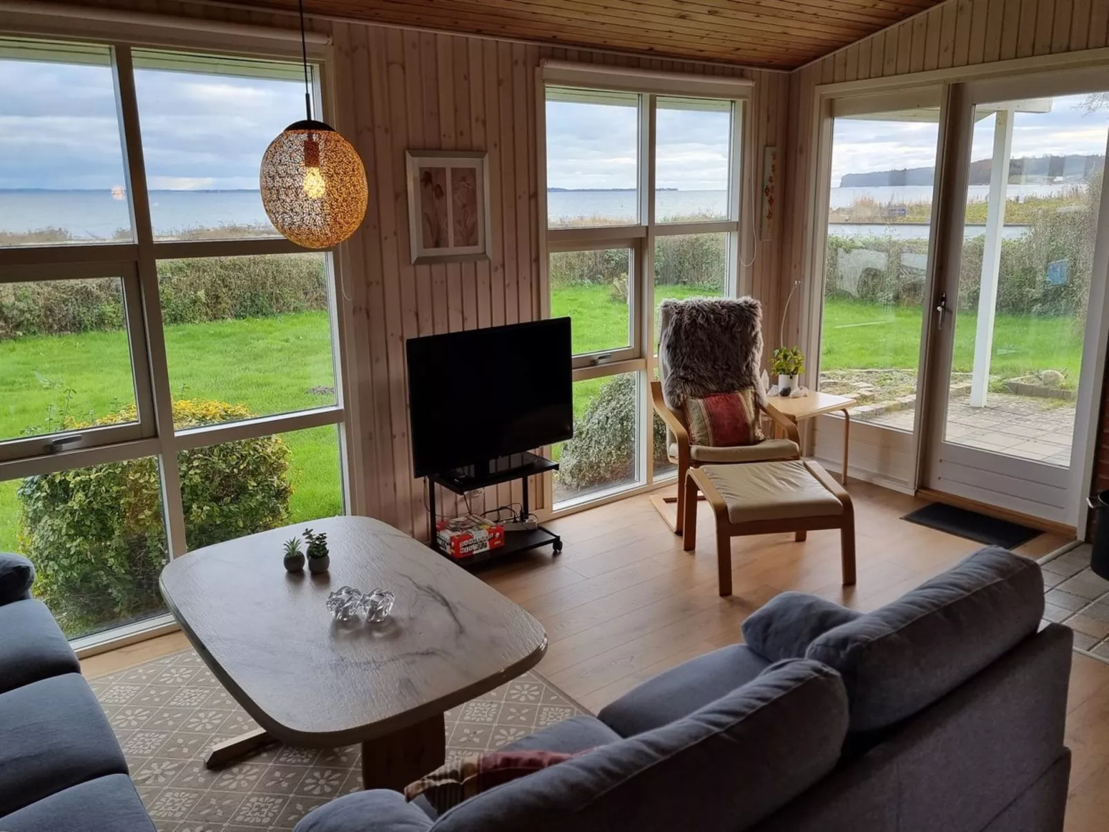 "Assarina" - 15m from the sea-Binnen