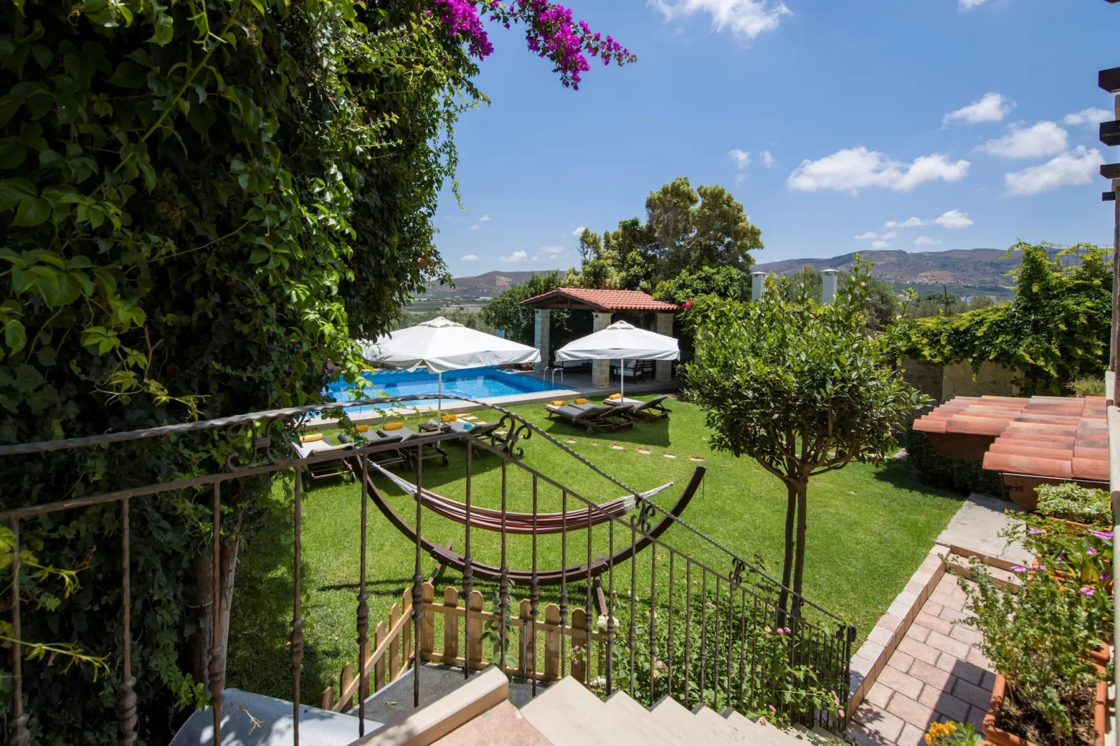 Villa Arhontariki 6prs-Uitzicht zomer