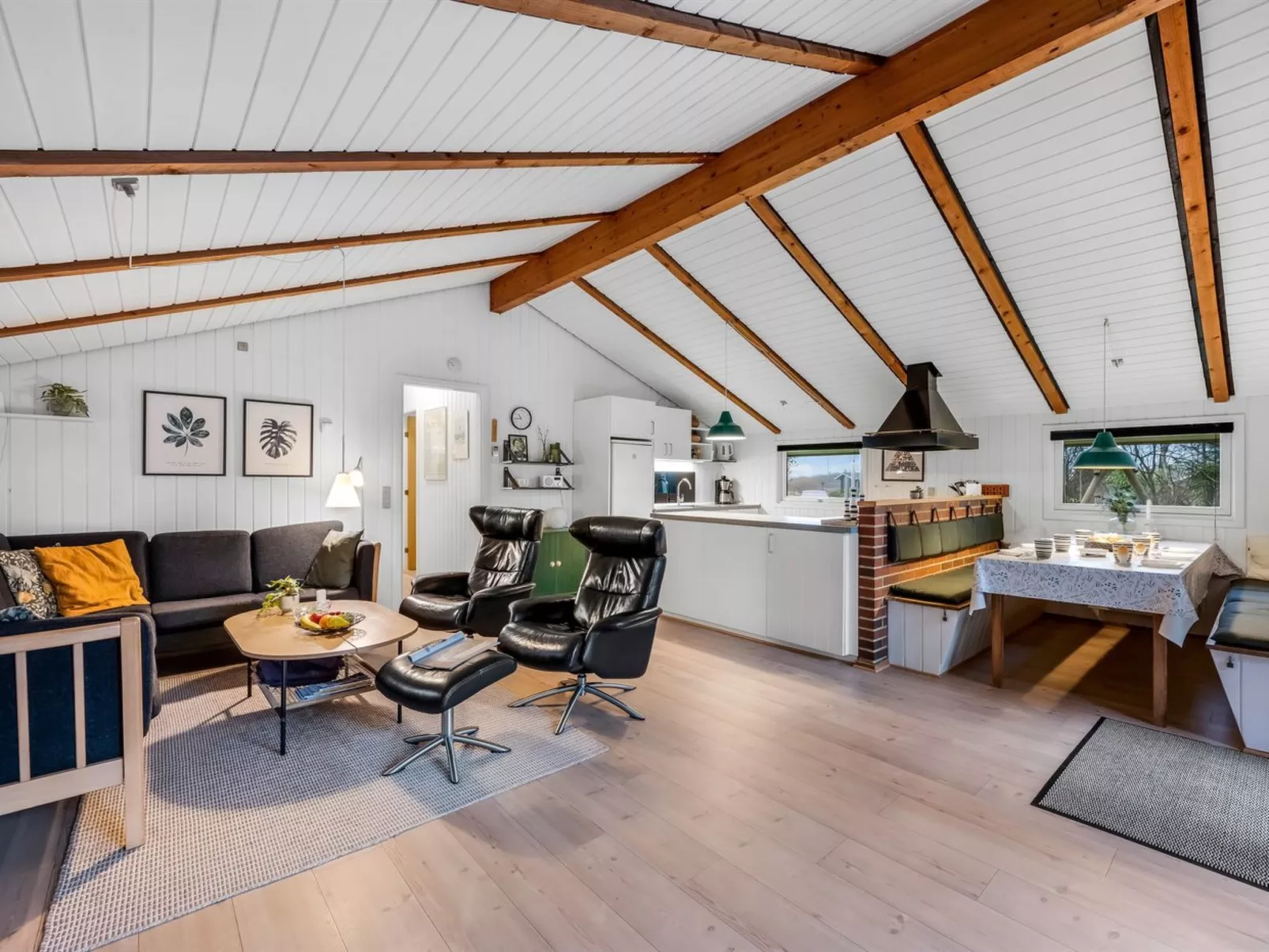 "Veera" -  from the sea-Binnen