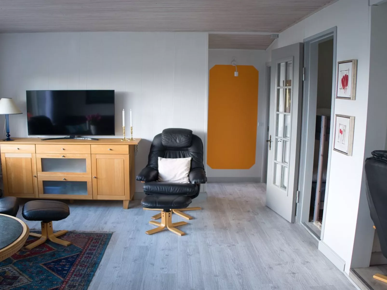 "Hilde" - 75m from the sea-Binnen