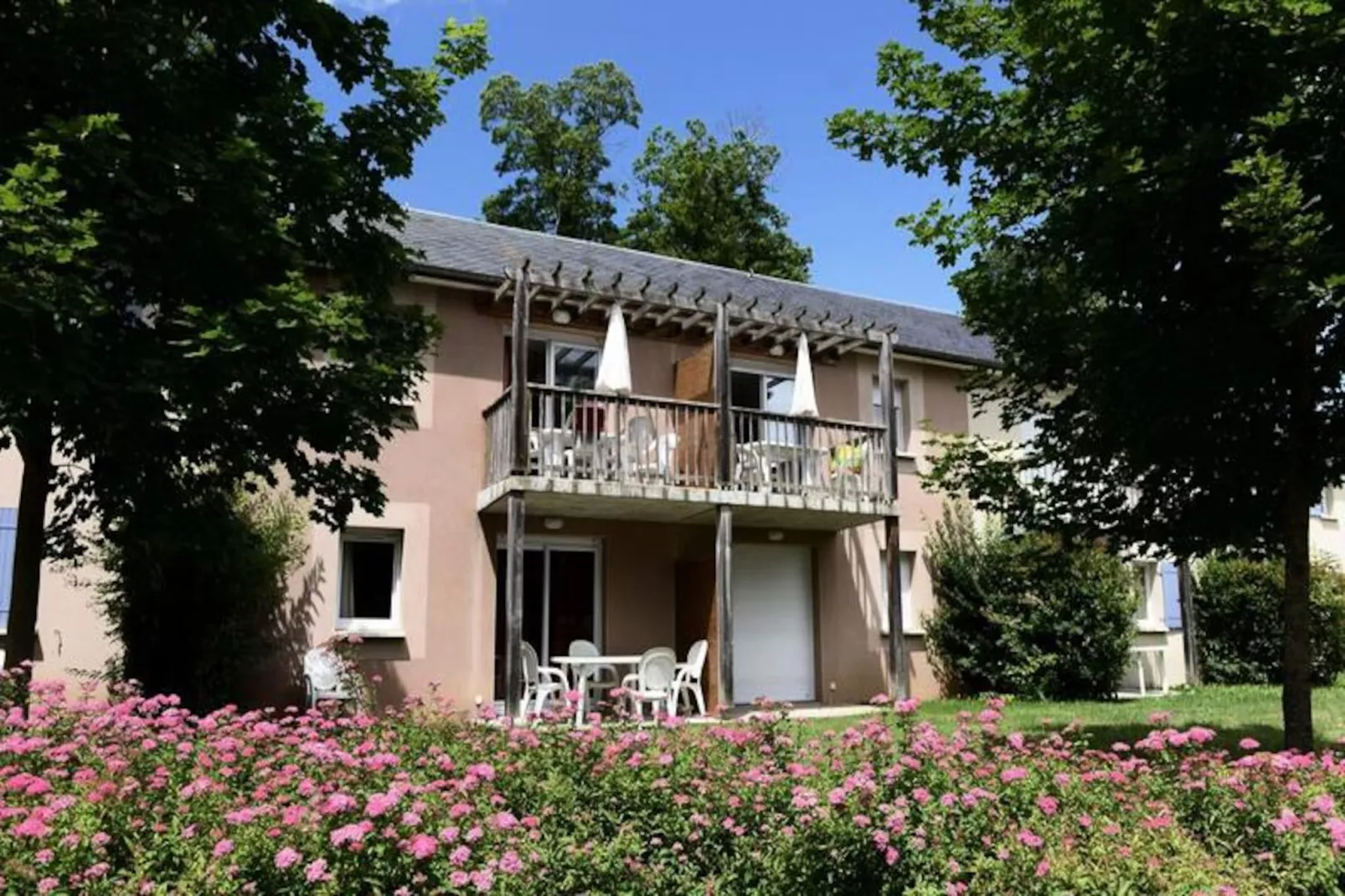 Résidence Odalys Le Hameau du Lac ***