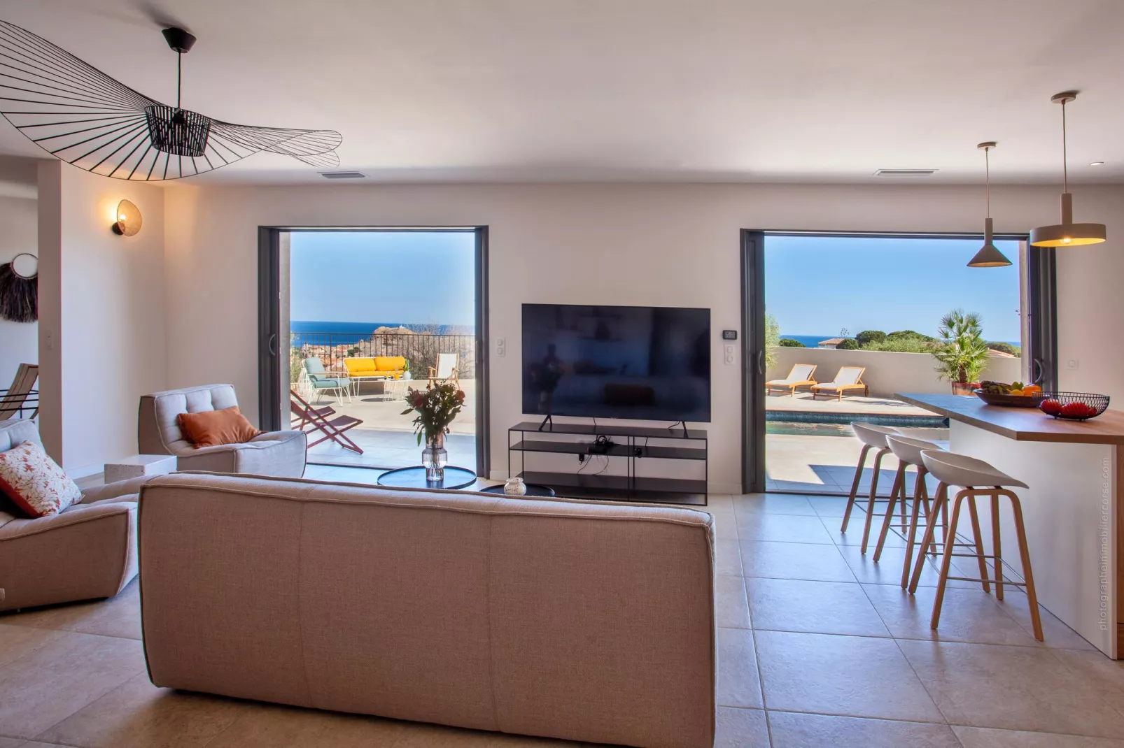 Superbe villa 8 personnes avec piscine et vue mer-Woonkamer
