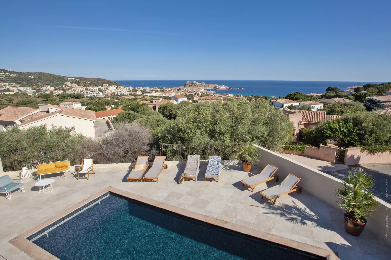 Superbe villa 8 personnes avec piscine et vue mer-Uitzicht zomer