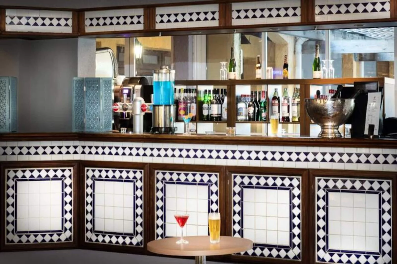 SOWELL Family Les Amandiers****