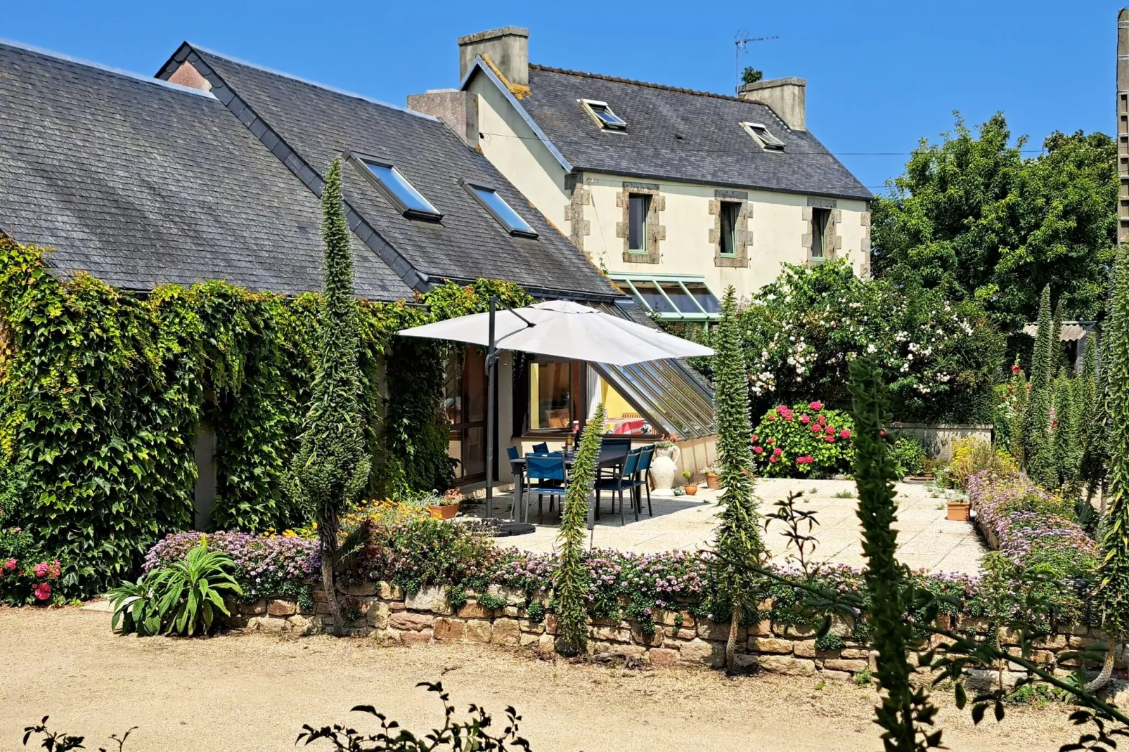 Ferienhaus in Sibiril-Buitenkant zomer