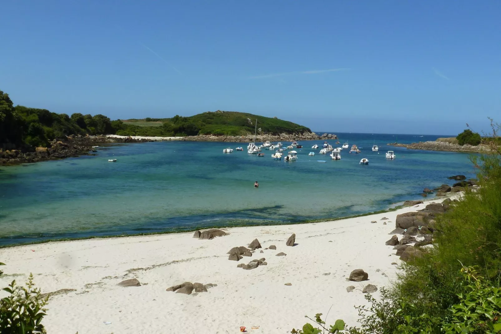 Between land and sea holiday home in the hinterland of the bay of Morlaix-Gebieden zomer 20km