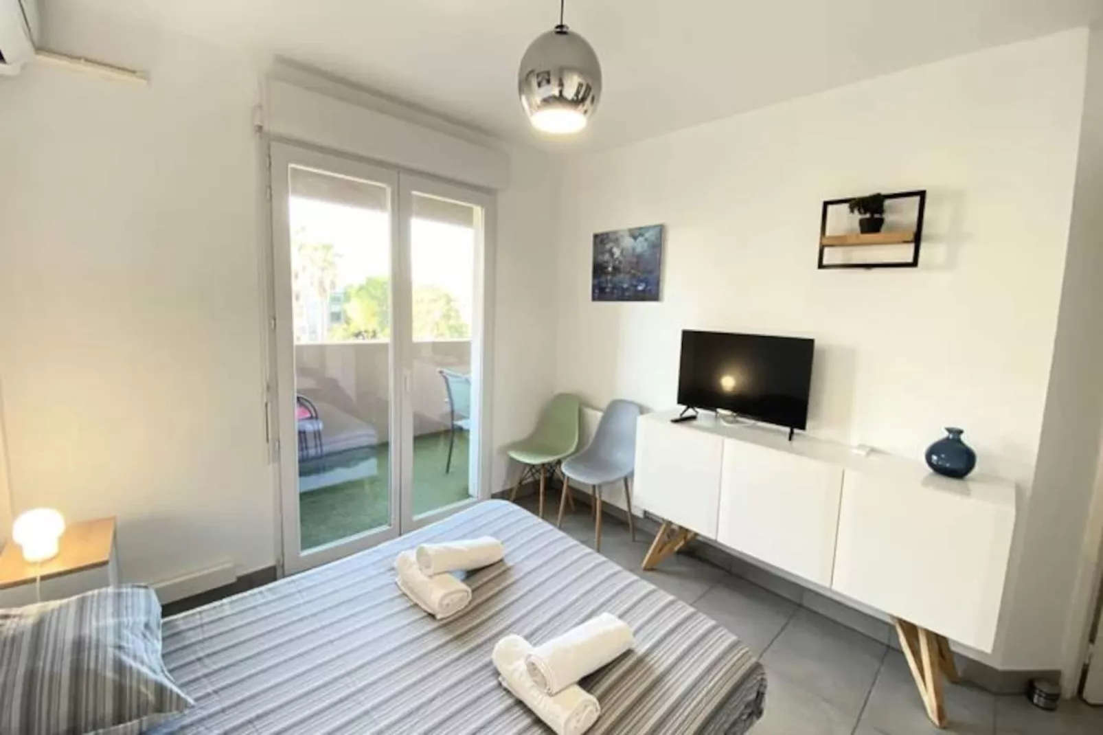 06ch : Beau T3 Avec Terrasse - 300m Parc Exflora