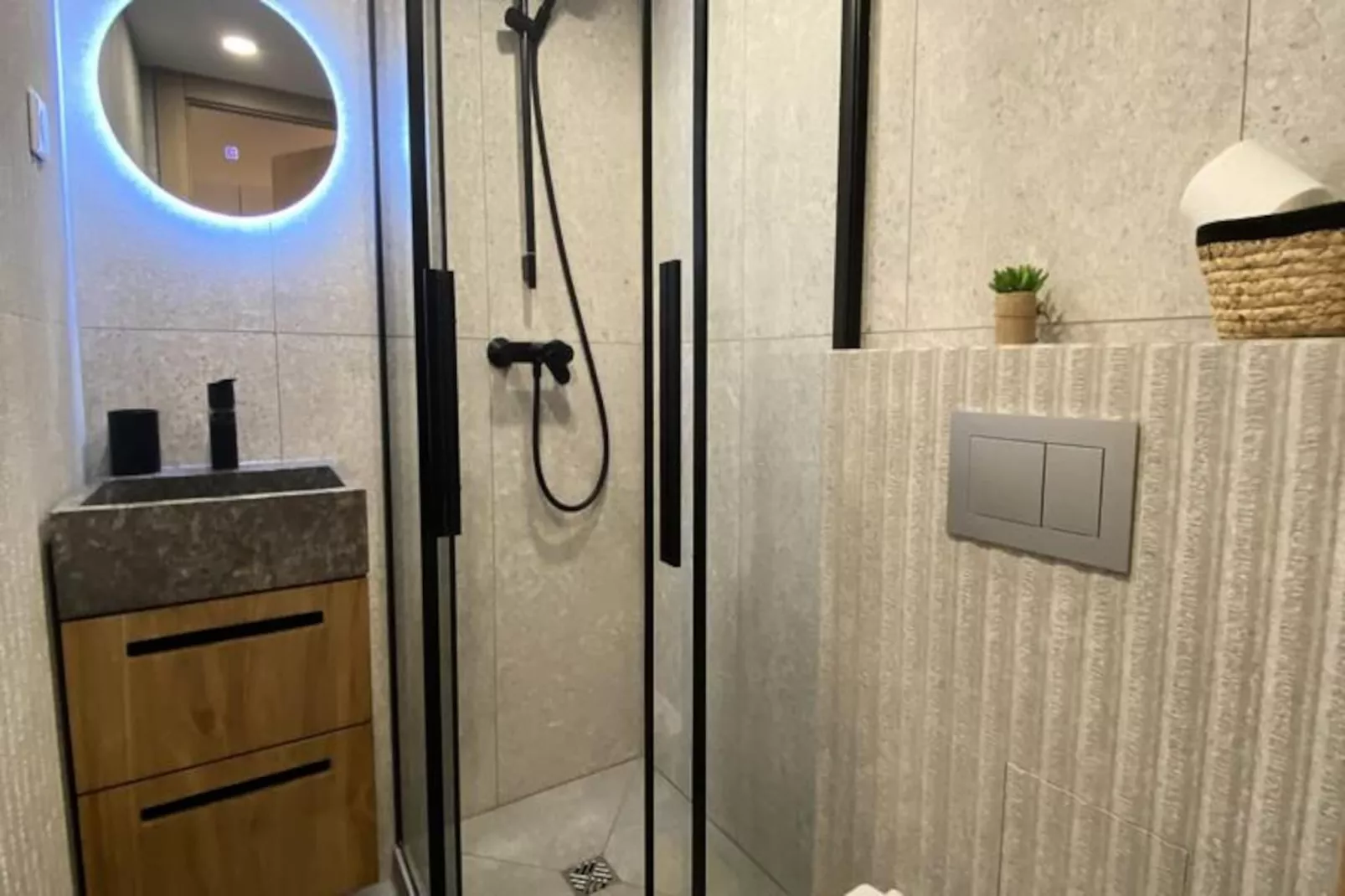 06ck : Studio Cosy Au Coeur Du Vieil Antibes