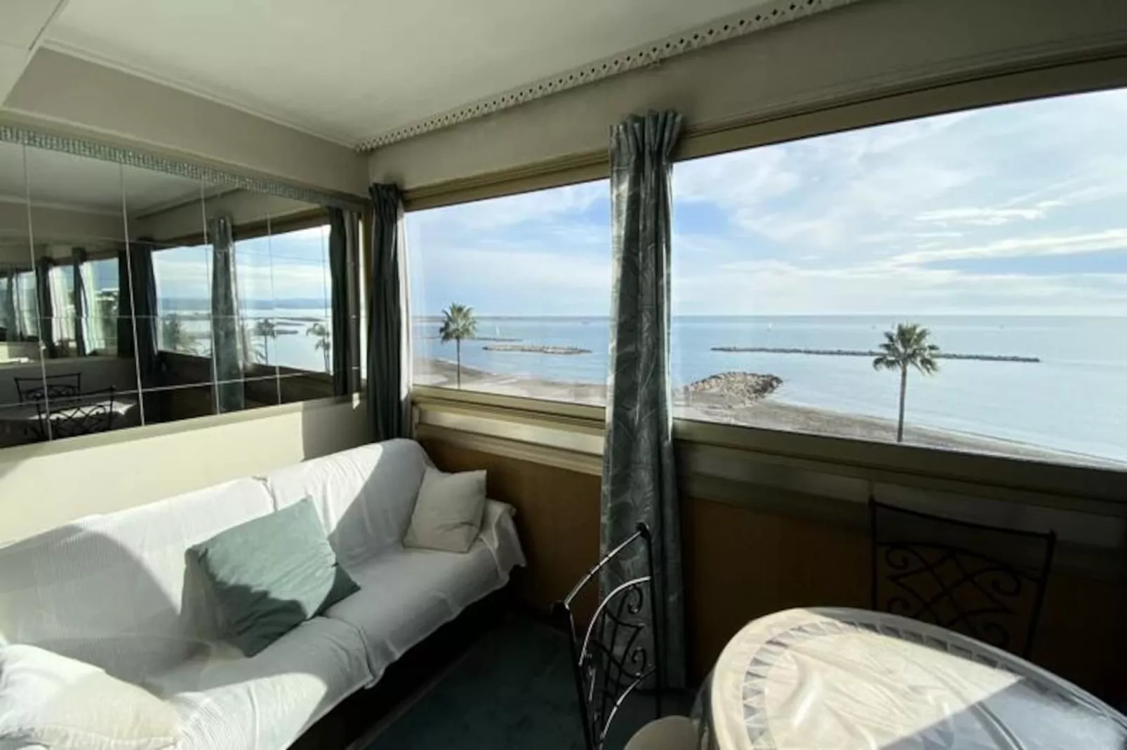 06bh - Beau Studio Face &agrave; La Mer