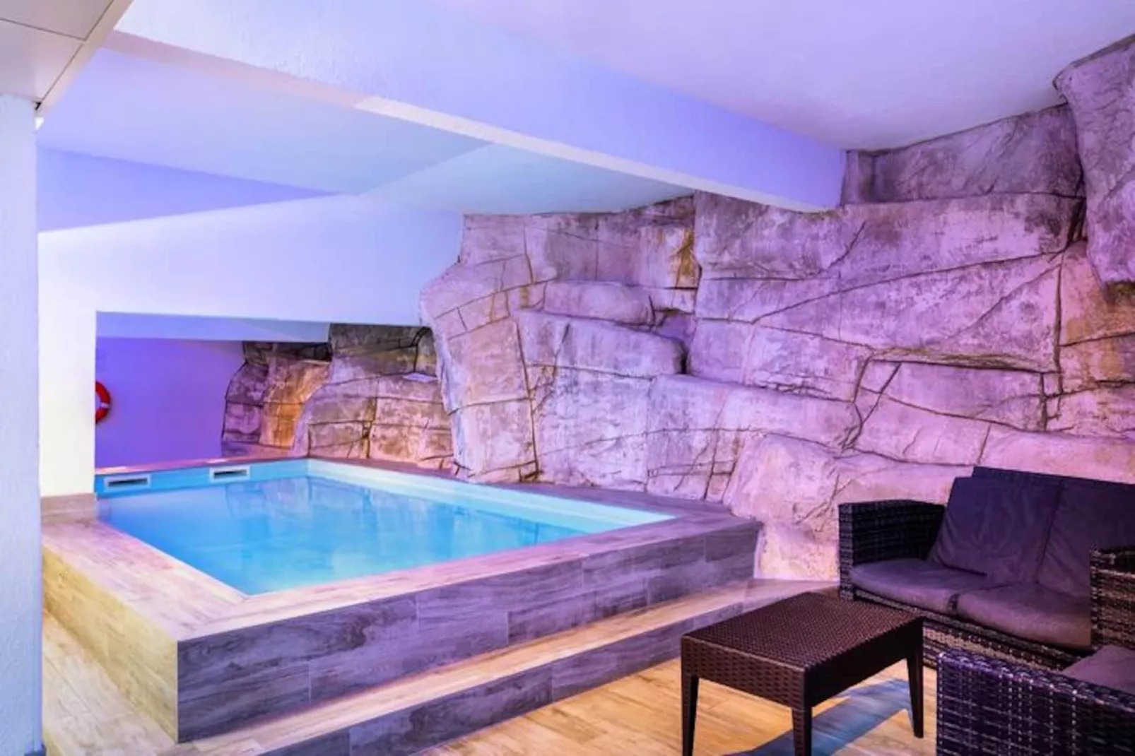 SOWELL RÉSIDENCES New Chastillon****