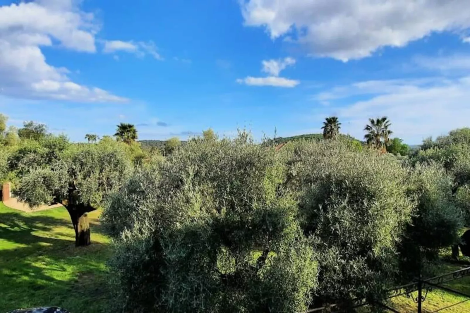 06cb : Jolie Maison De Campagne Pour 8