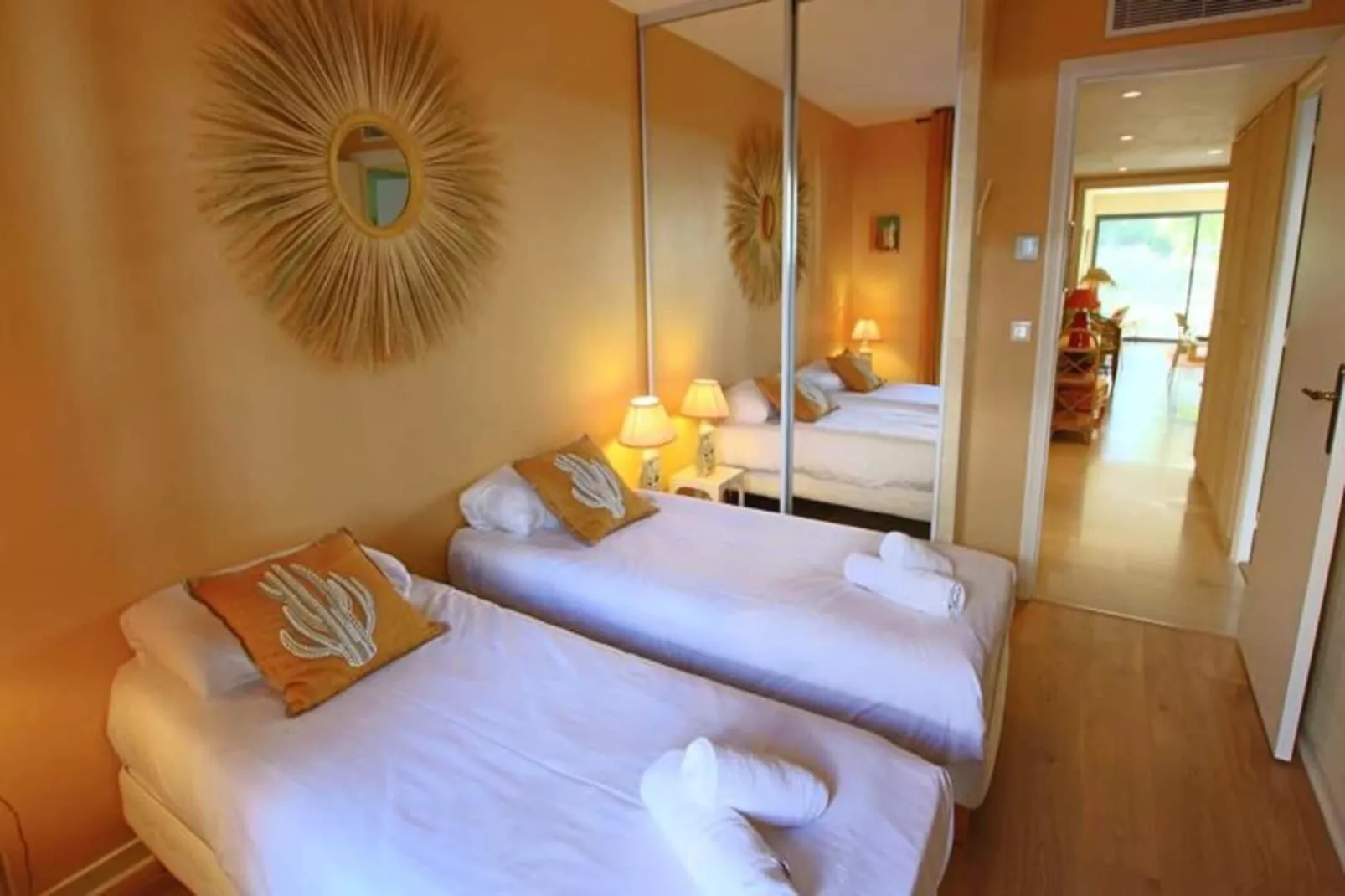 Résidence Appartement R&eacute;nov&eacute; Avec 2 Chambres & Salle De Bain &agrave; La D&eacute;coration Raffin&eacute;e