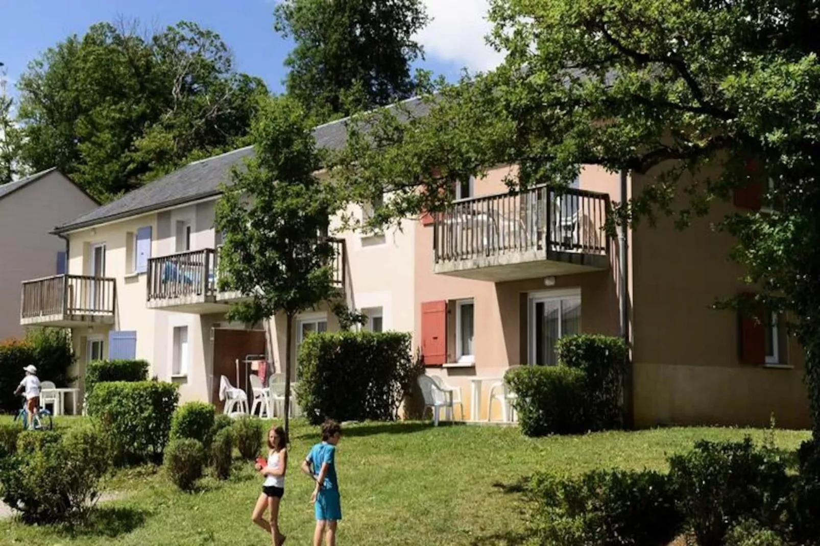 Résidence Odalys Le Hameau du Lac ***