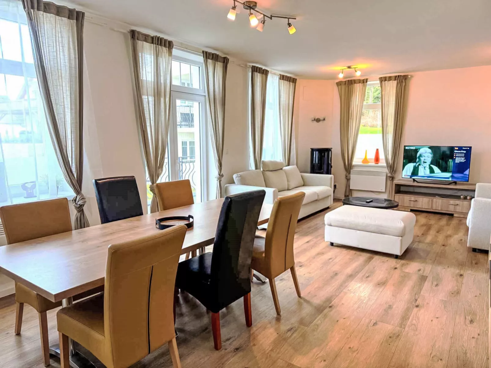 Lakeside Village 18 - Binnen