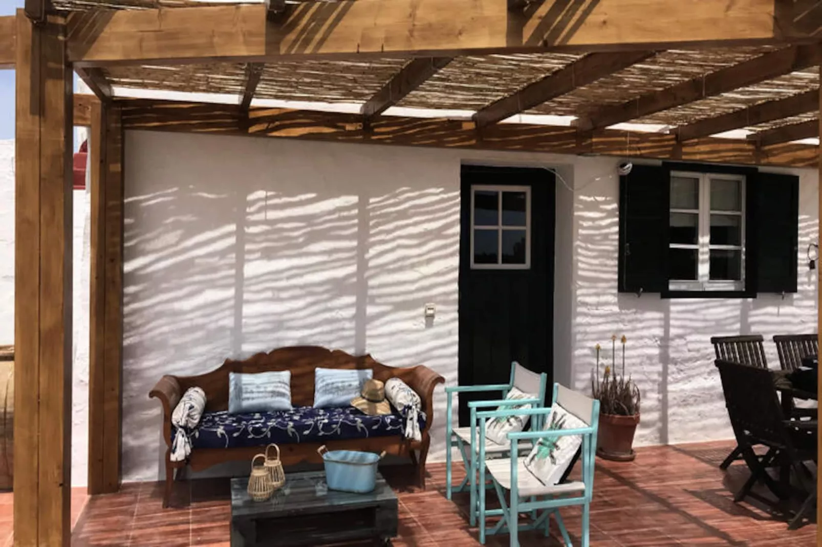 Maison à Son Bou-Image-tags.