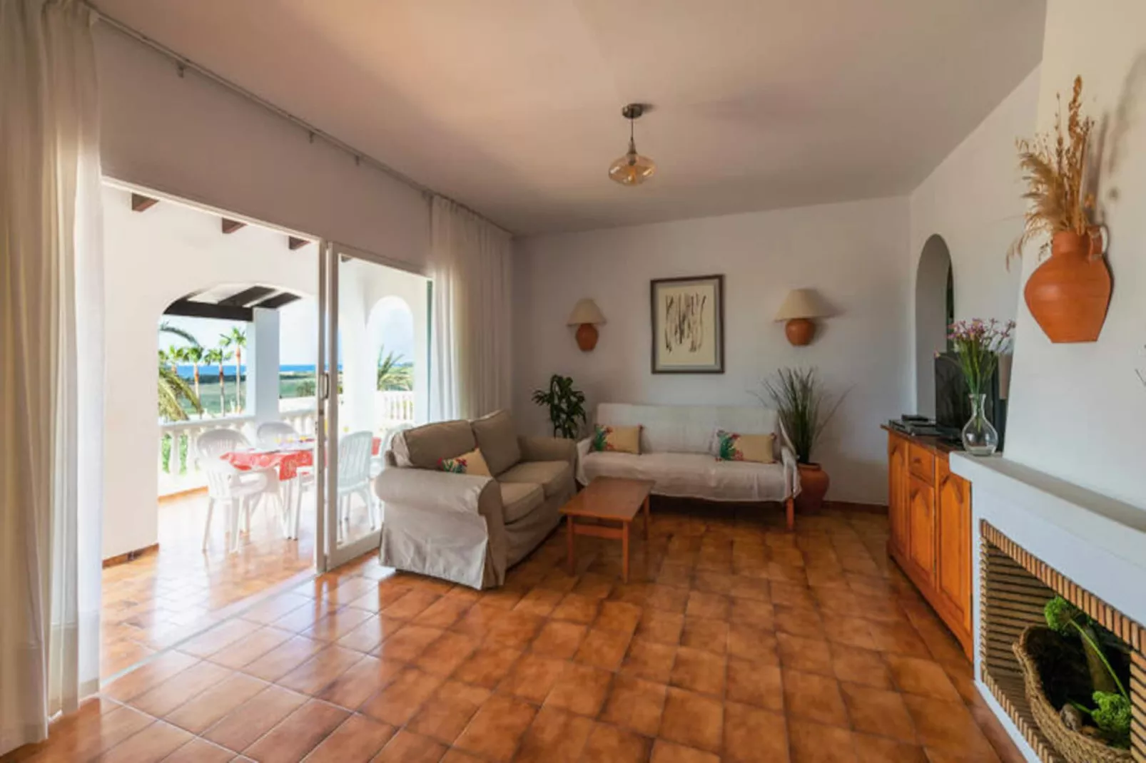 Maison à Son Bou-Image-tags.