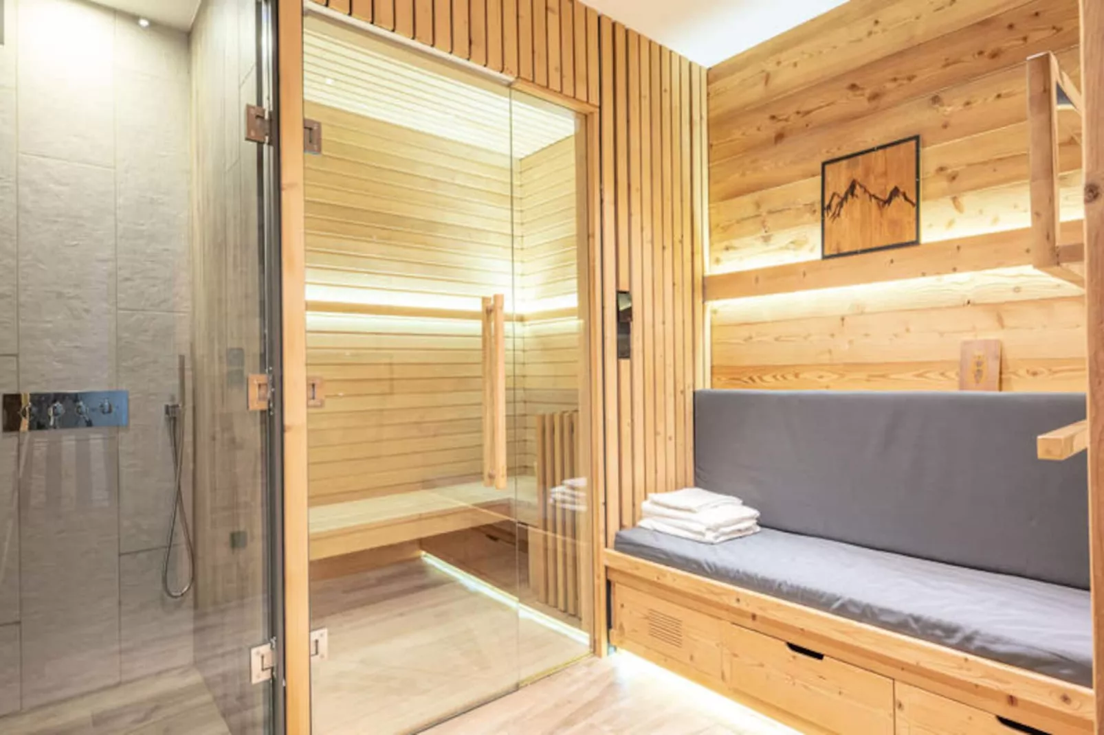 Chalet Lumiere-Image-tags.