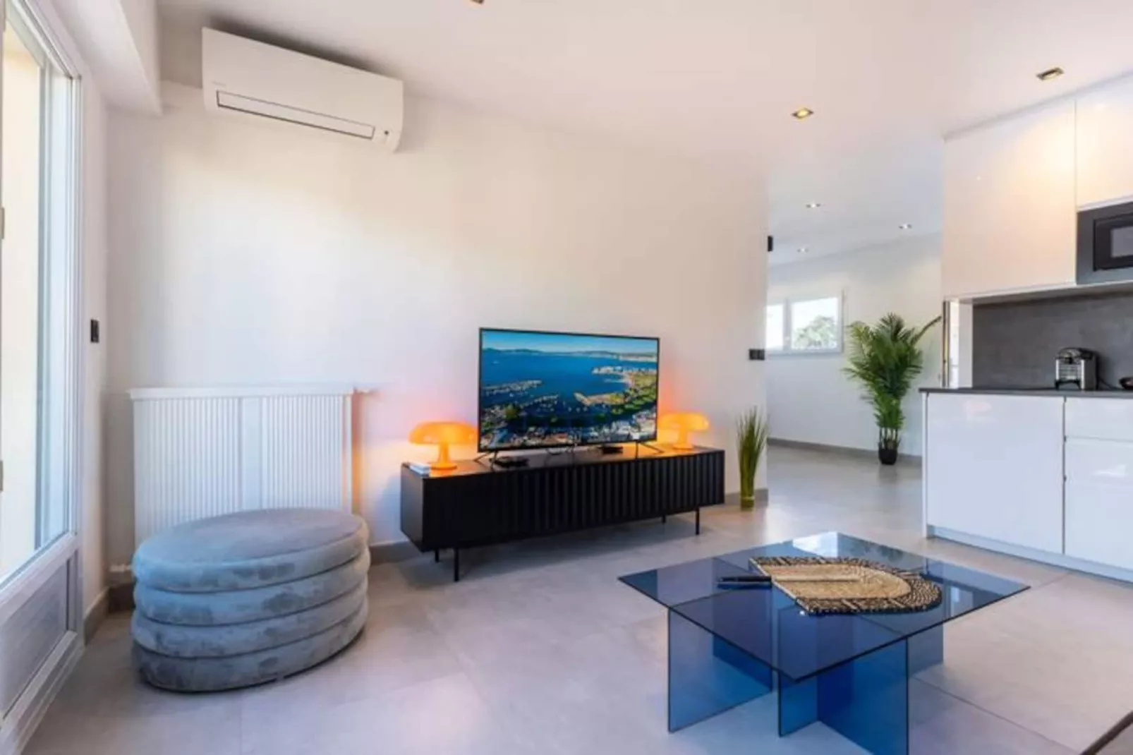 06az - Appartement Avec Terrasse 10min Du Palais-Image-tags.