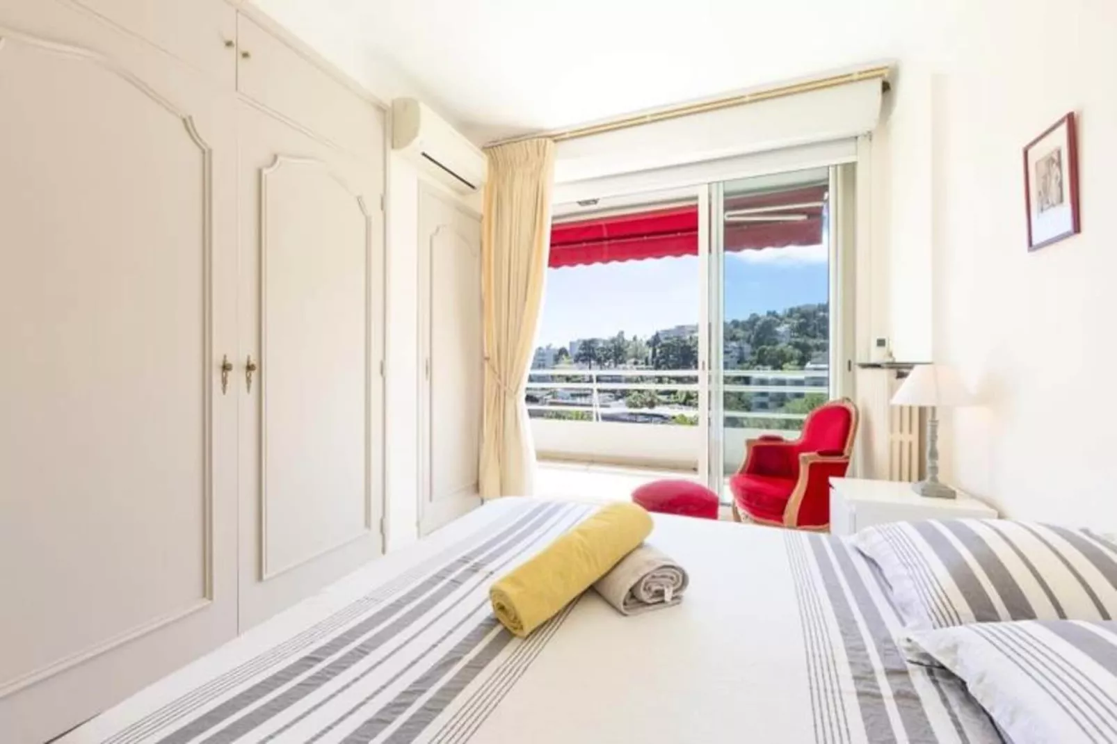 Résidence Appartement Enti&egrave;rement &eacute;quip&eacute; De 105 M2 Avec Vue Mer Et Collines-Buitenkant zomer