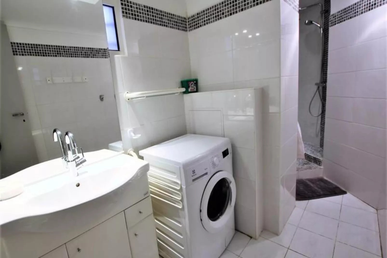 Résidence Appartement 145 M2 Face &agrave; La Mer / Acc&egrave;s Priv&eacute; &agrave; La Mer-Buitenkant zomer