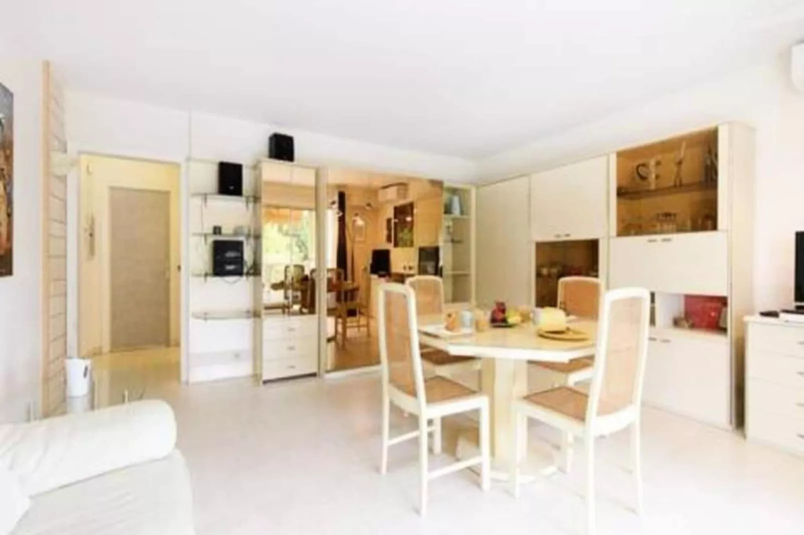 Résidence Le Volta-Buitenkant zomer