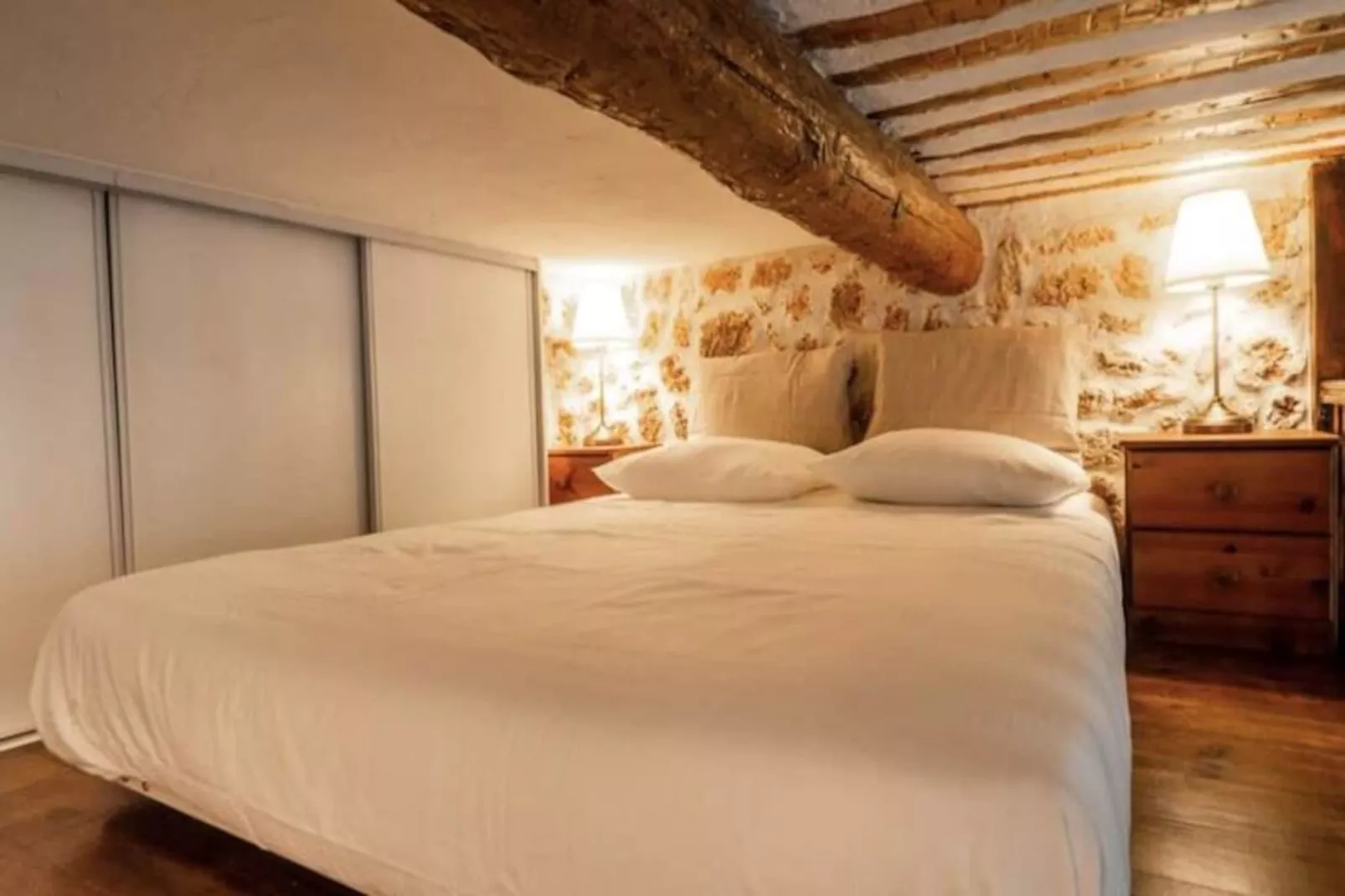 Joli Studio Climatisé - Vieil Antibes-Image-tags.