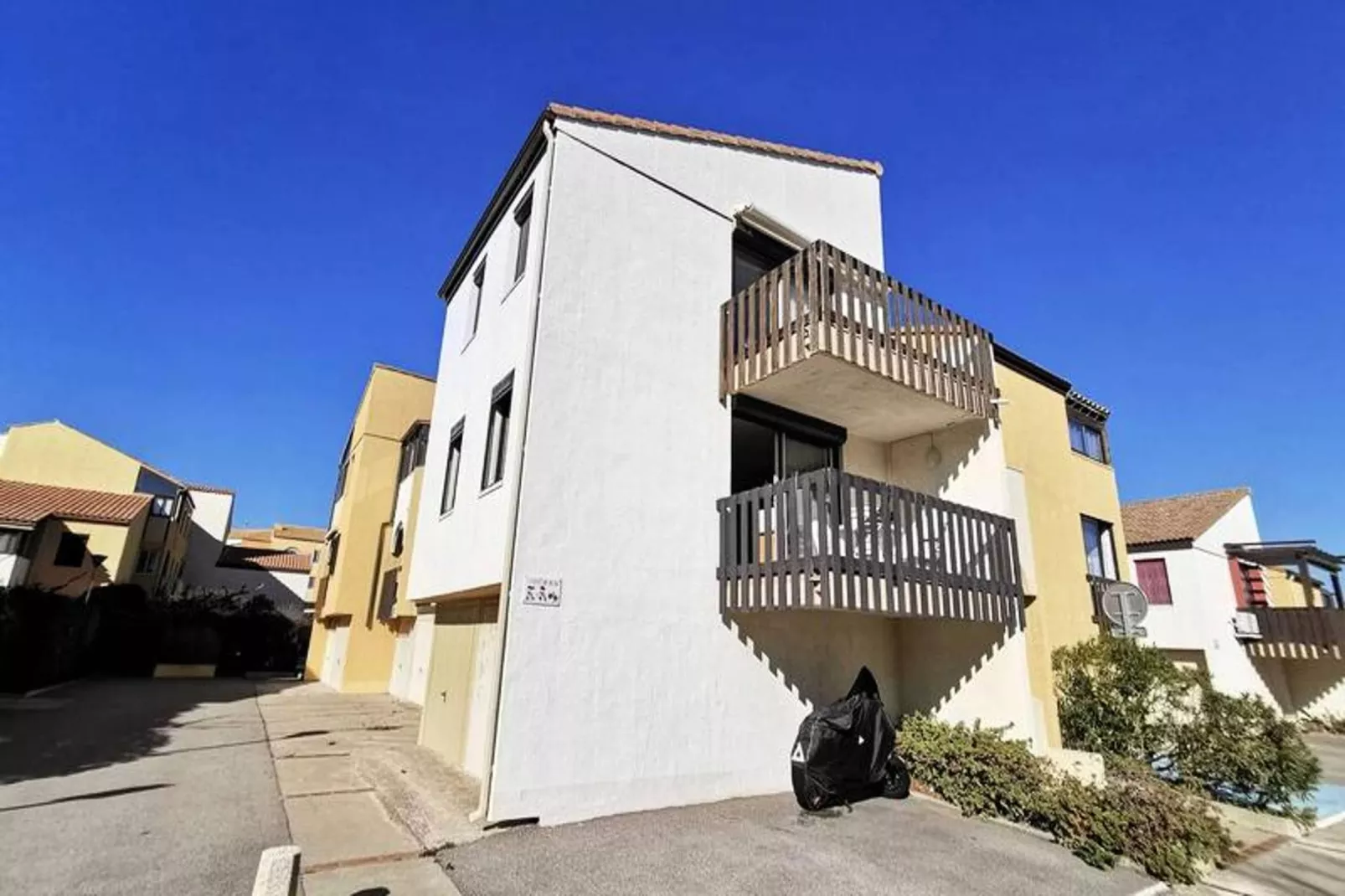 Résidence Maryland 1 Et 2-Buitenkant zomer