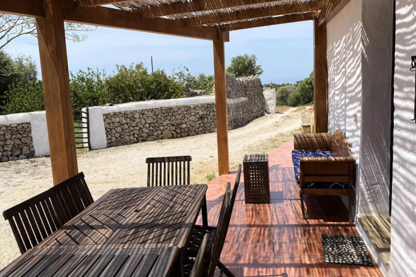 Maison à Son Bou-Image-tags.