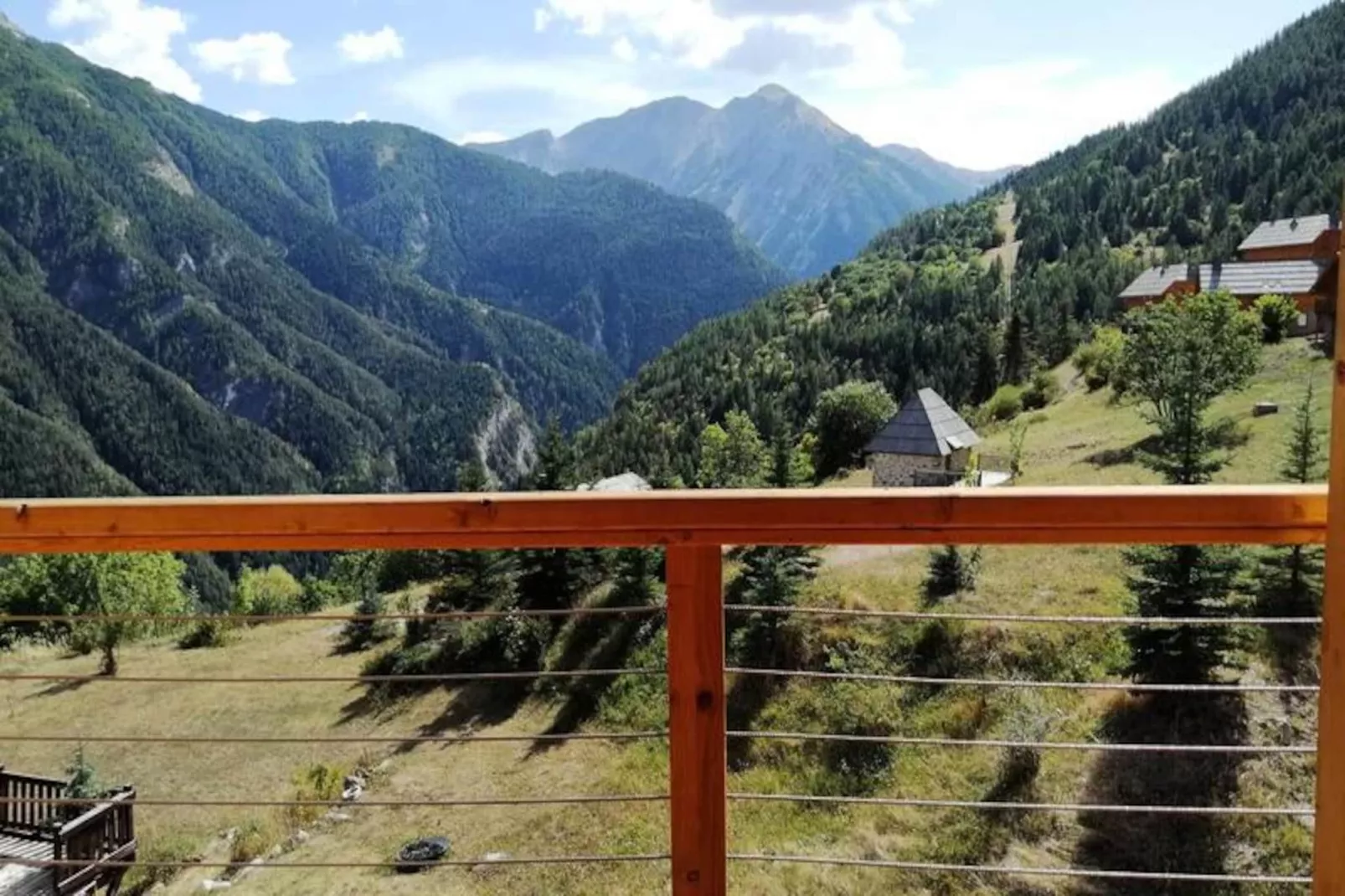 Chalet Epi-Image-tags.