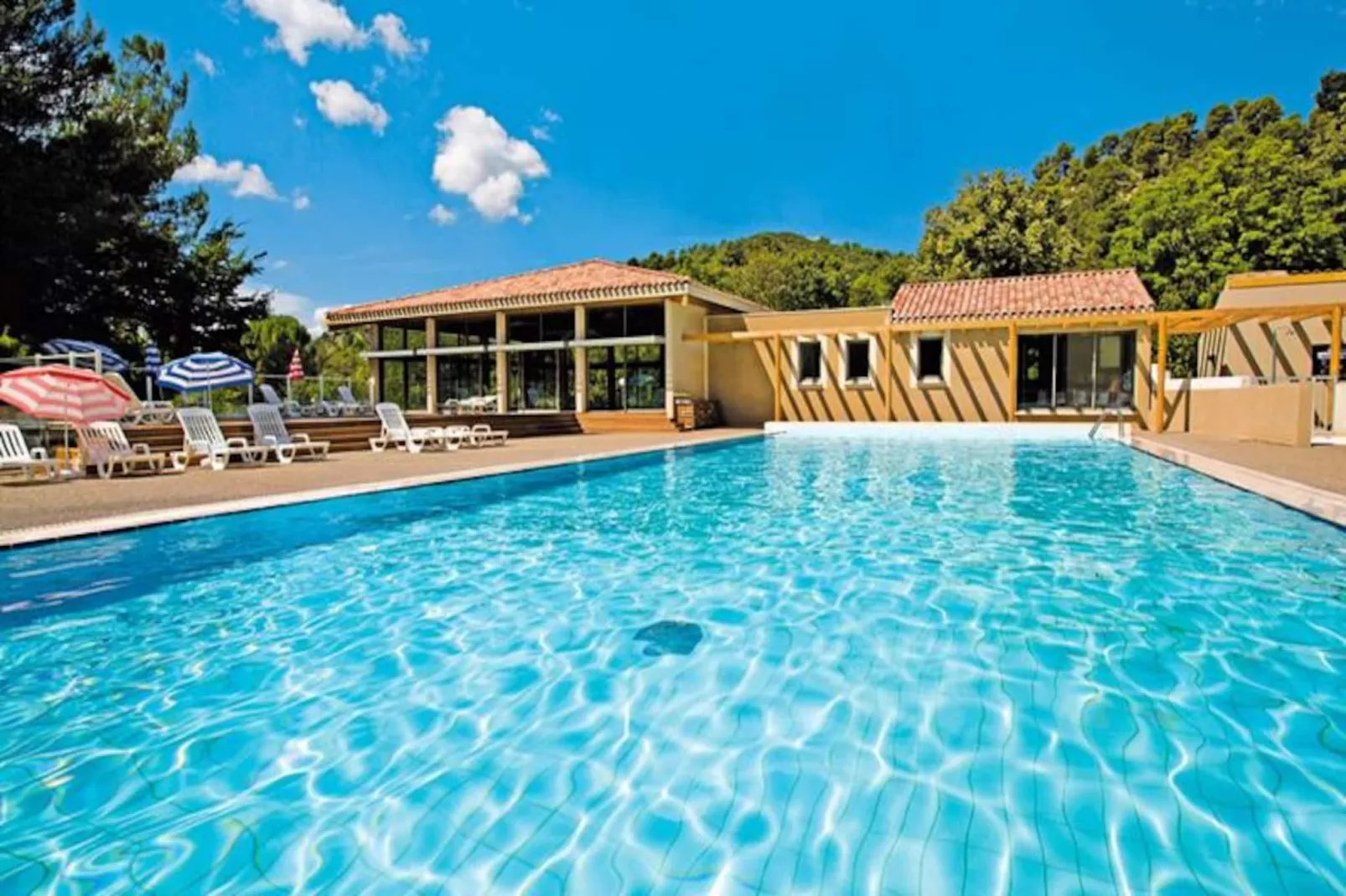 Résidence Domaine de Château Laval *** - Vacances Bleues