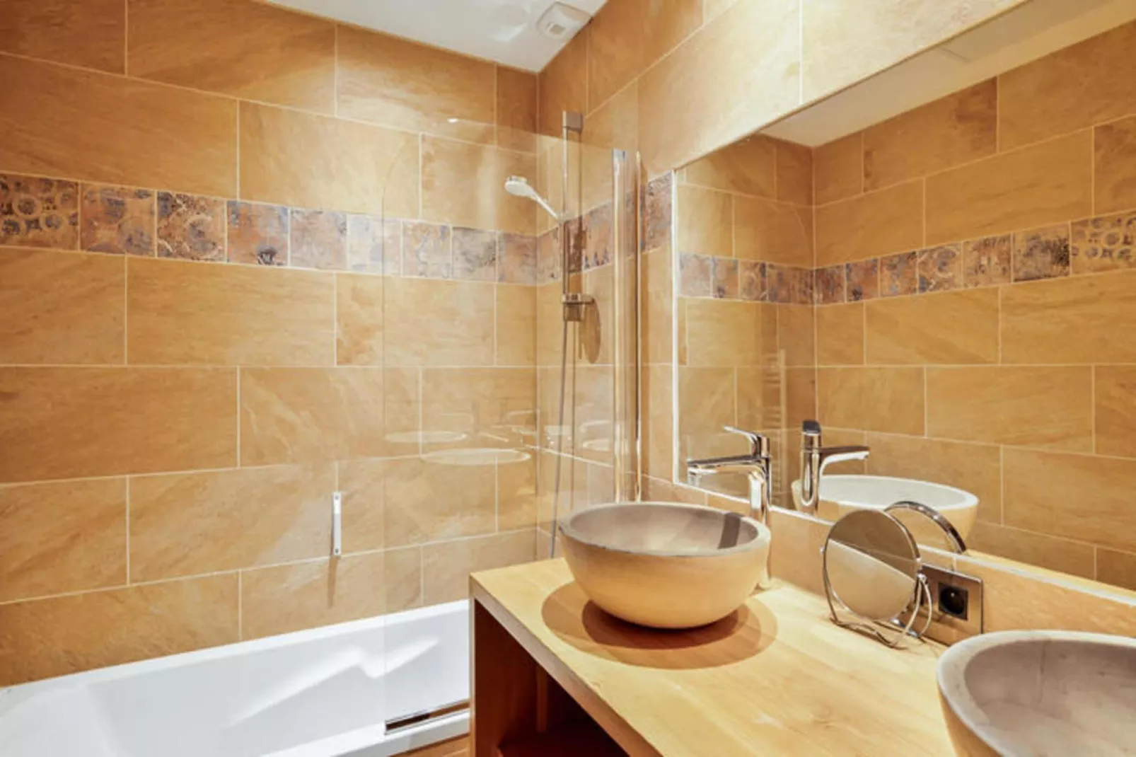 Résidence Marmottant-Buitenkant zomer