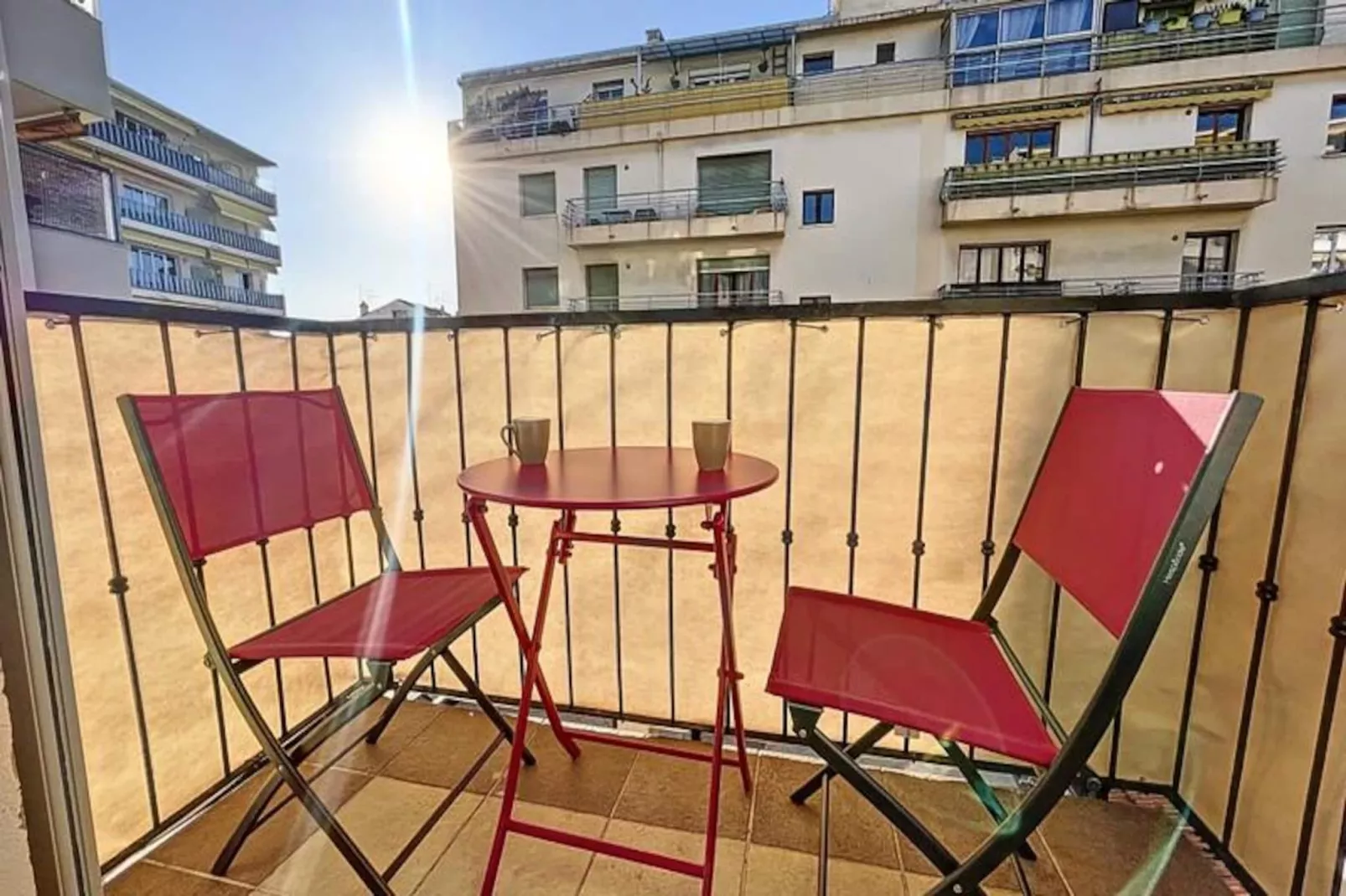 Cannes Pr&egrave;s Centre - 3 Pcs Mezzanine Balcons Charme Absolu Olam Properties-Image-tags.