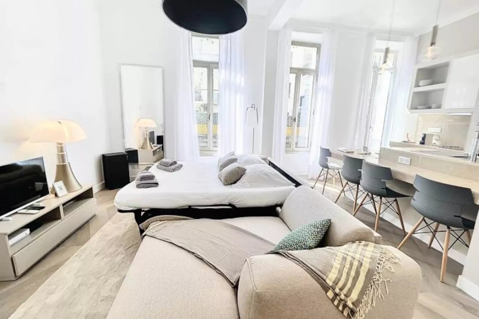 2 Pi&egrave;ces Moderne - 3/4 Pers Calme Cannes Hyper Centre Olam Properties-Image-tags.