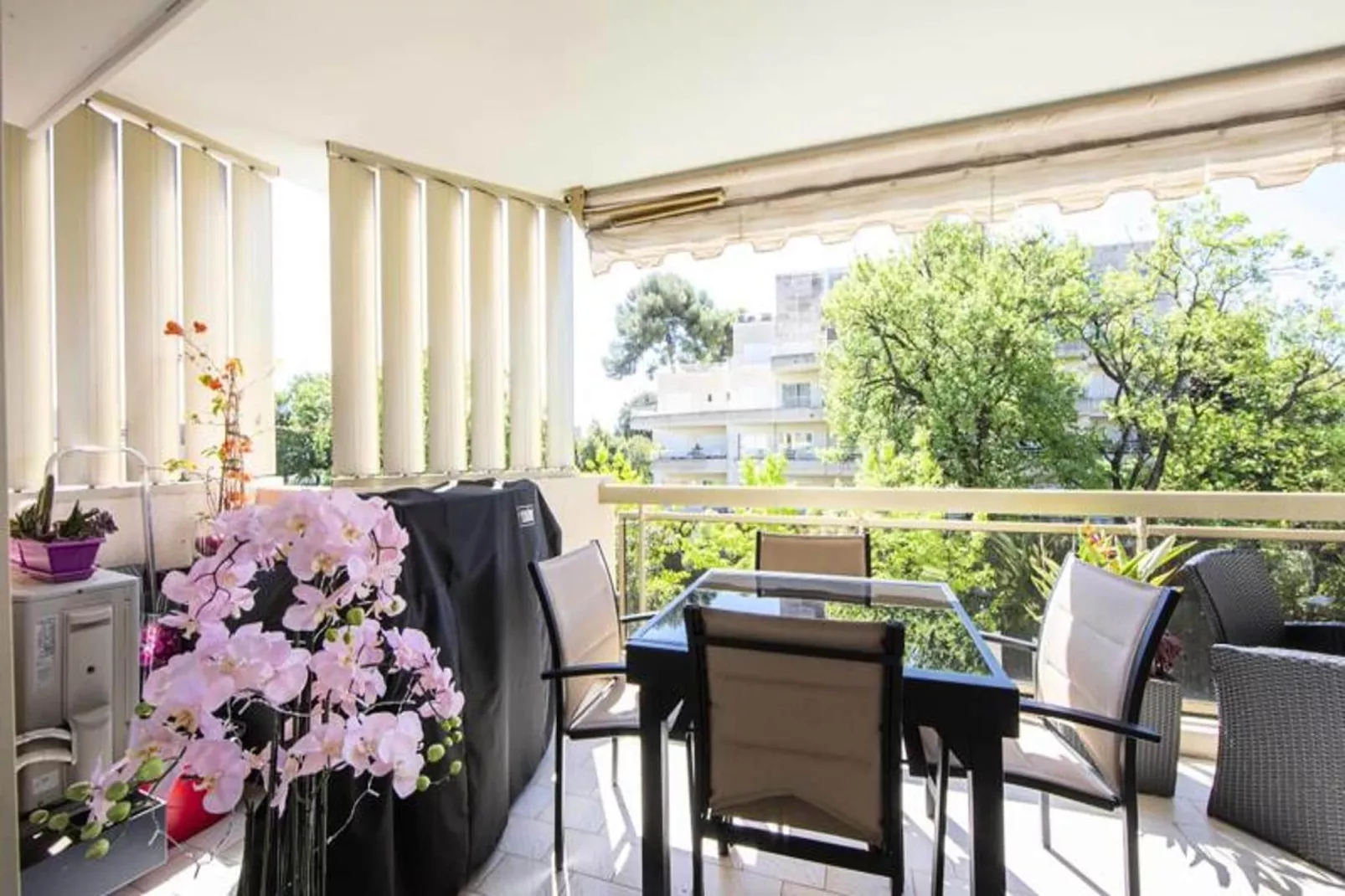 Résidence Coup De Coeur Id&eacute;al Congres Et Vacances ❤live In Villa Parador❤-Buitenkant zomer