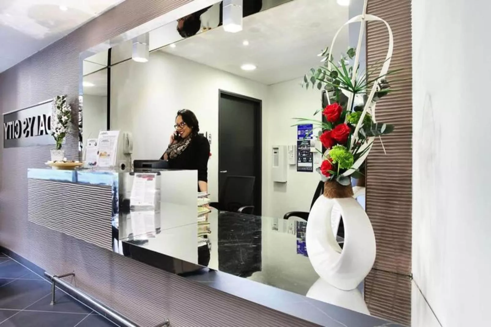 Appart'hôtel Odalys Prado Castellane-Hal-ontvangst