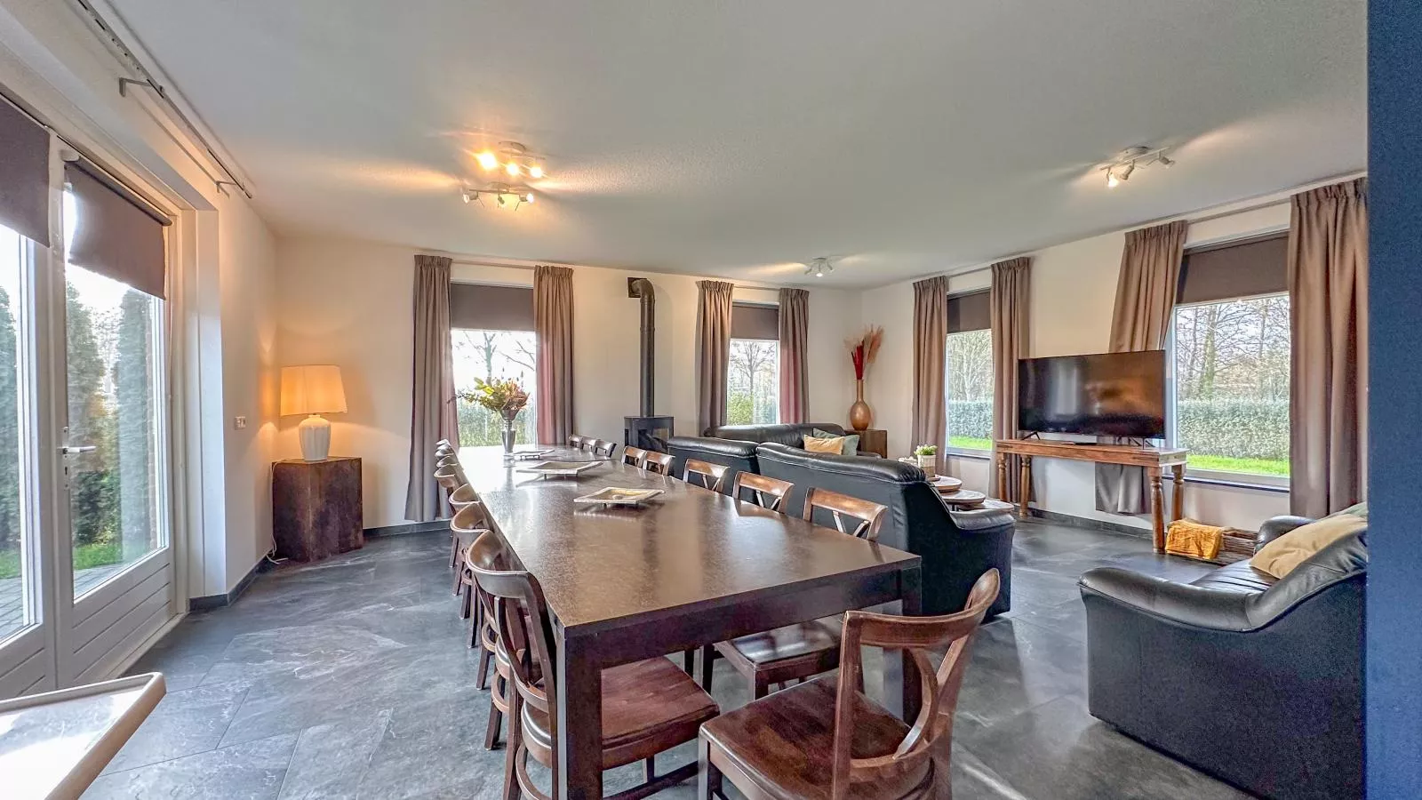 Landzicht-Eetkamer