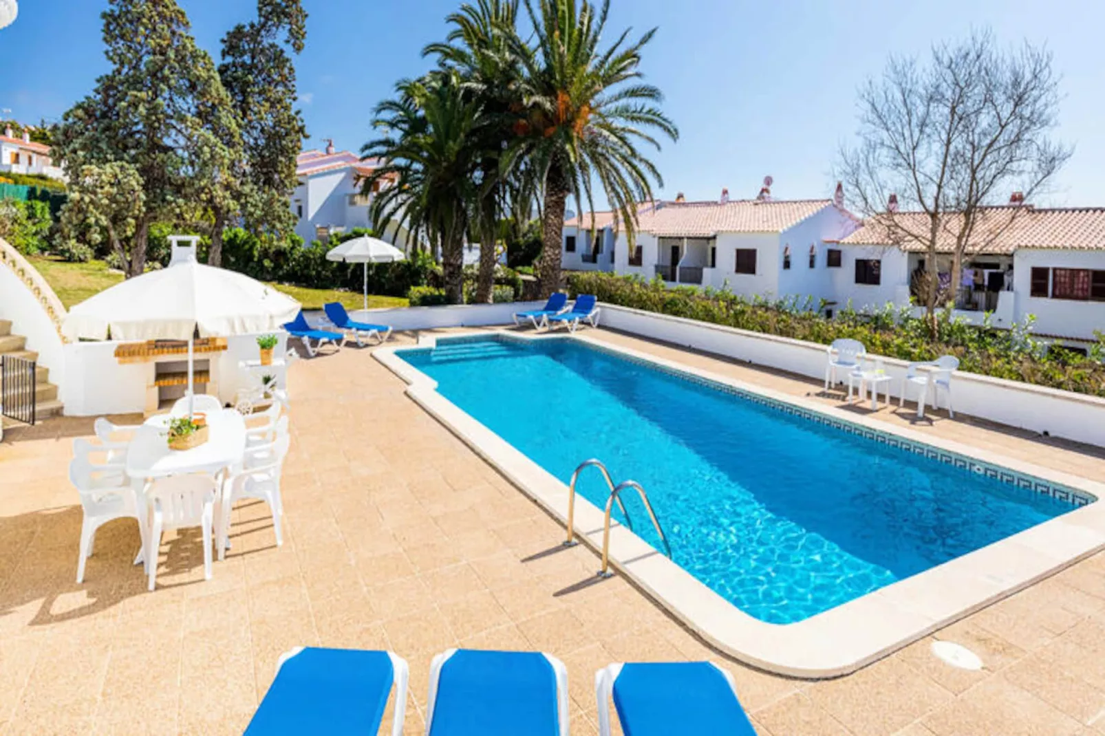 Maison à Son Bou-Image-tags.