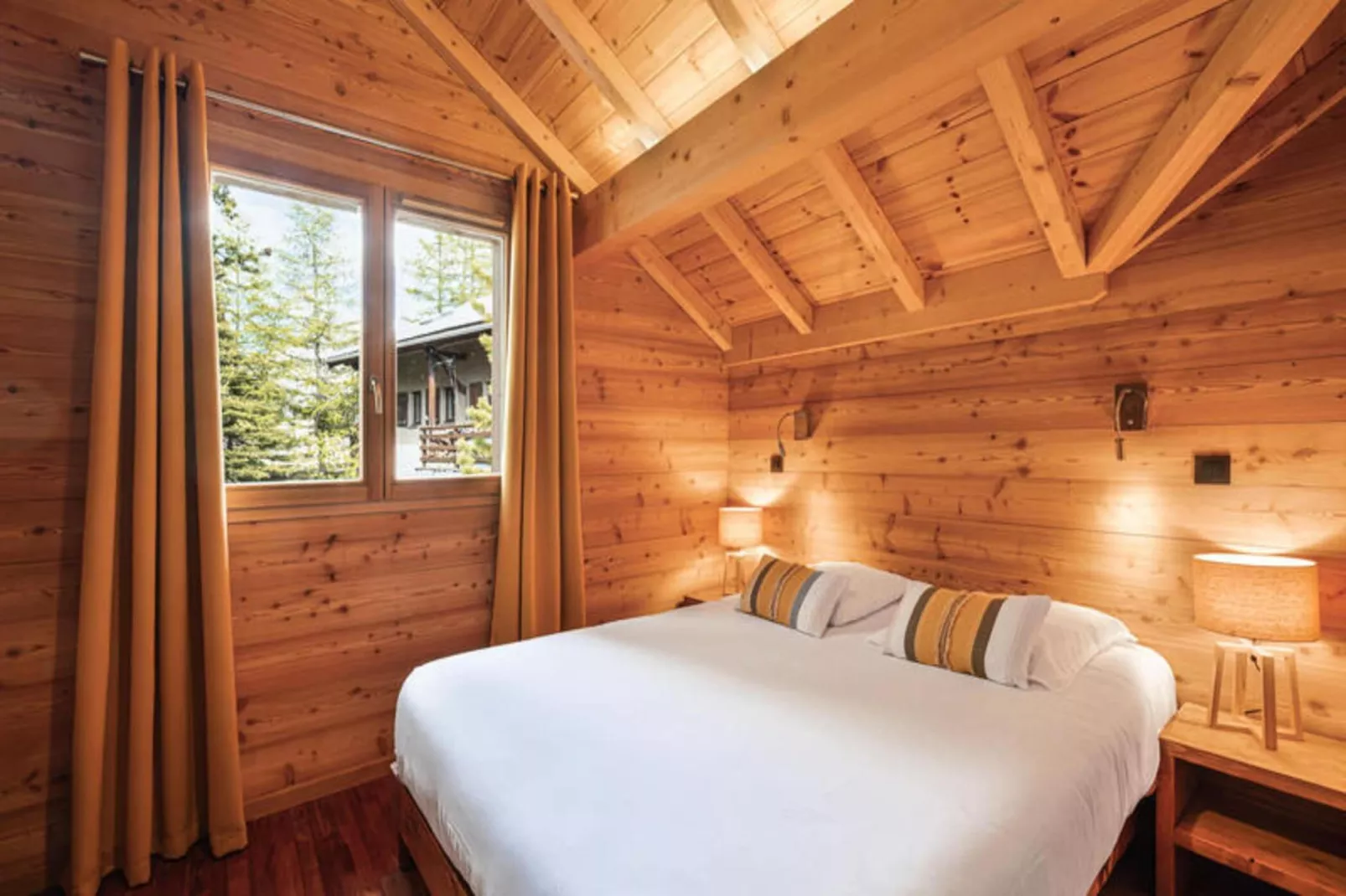 Résidence Marmottant-Buitenkant zomer