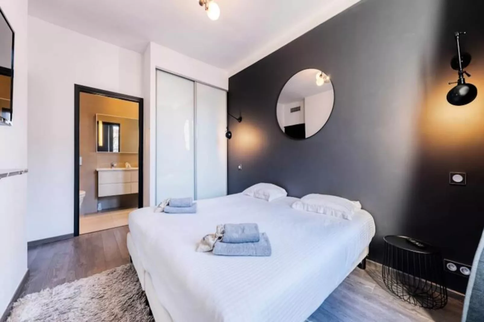 3 Pcs Design - R&eacute;nov&eacute; Cannes Ctre Croisette Emplacement N&deg;1 Olam Properties-Image-tags.