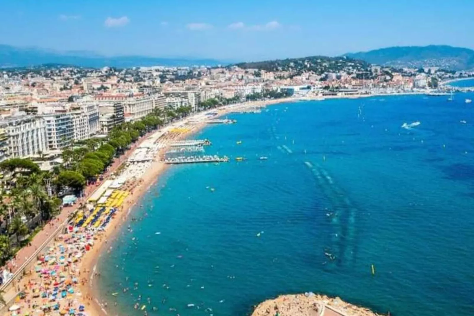 Résidence Appartement 39 M2 En Plein Centre Ville De Cannes, Climatis&eacute;-Buitenkant zomer