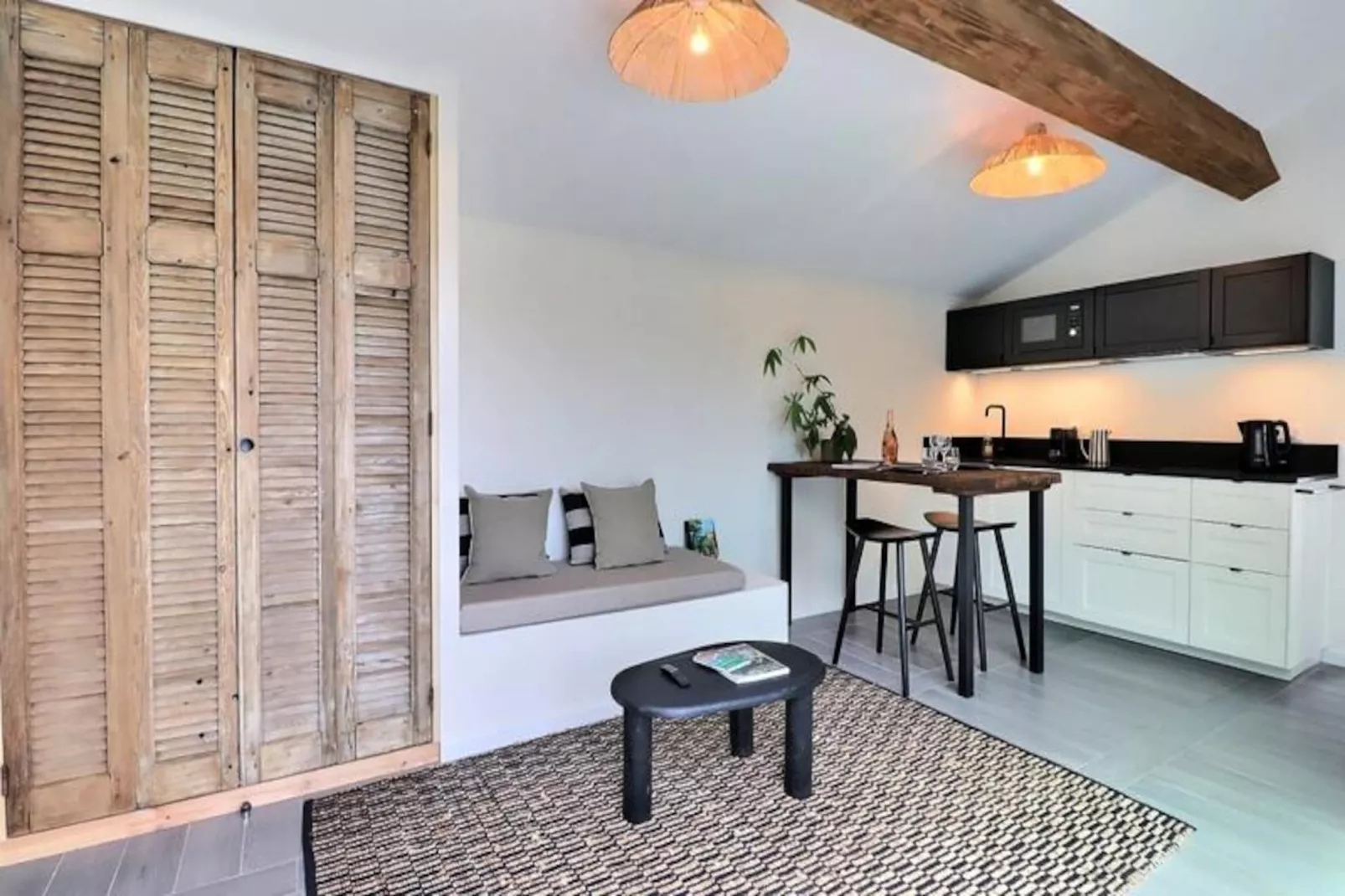 La Cabane Du Cap : Maisonnette &agrave; Aix-Image-tags.