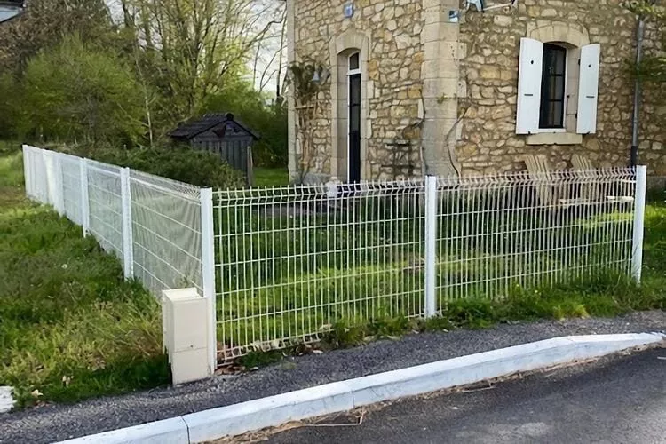 Gite Maison de Garde Barrières-Tuinen zomer