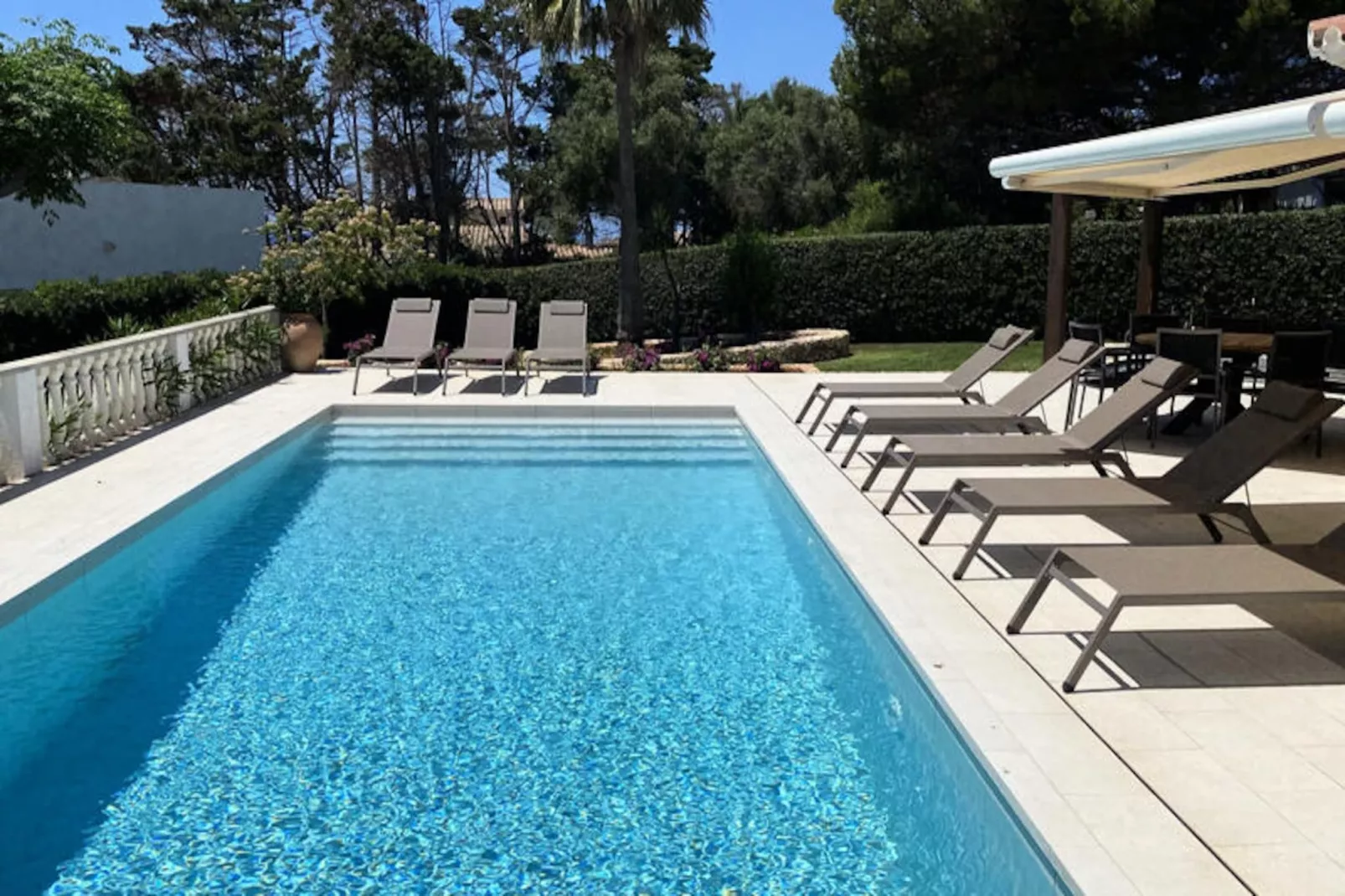 Maison à Binisafuller-Image-tags.