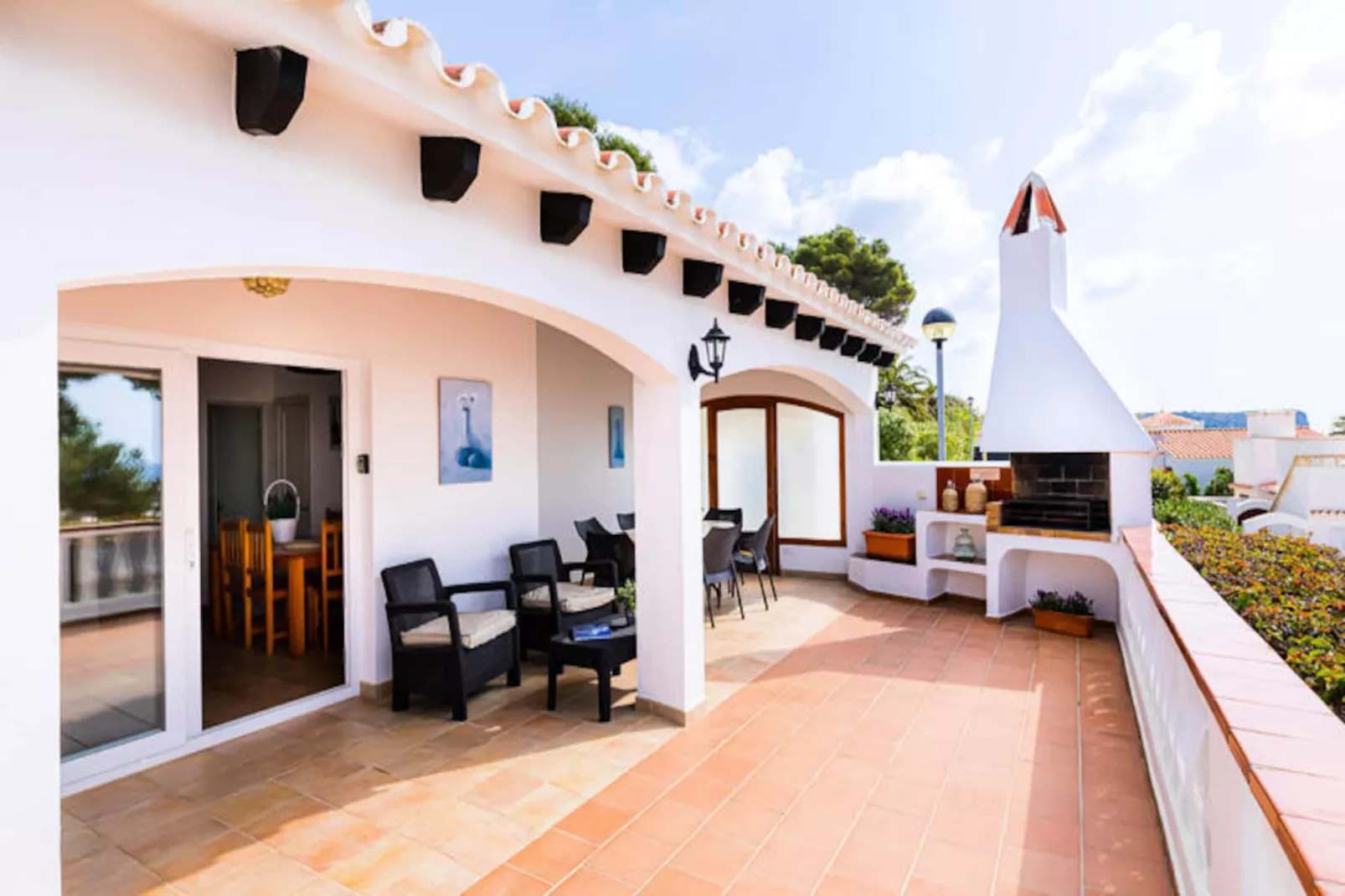 Maison à Son Bou-Image-tags.