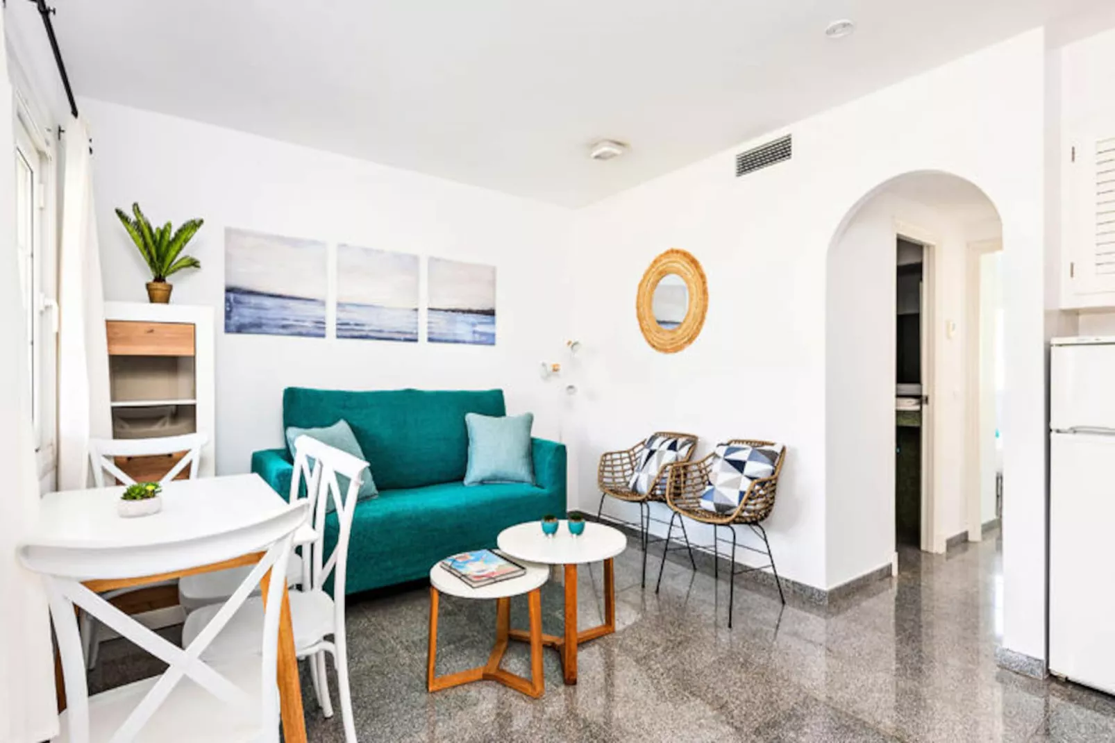 Appartements à Son Bou-Image-tags.