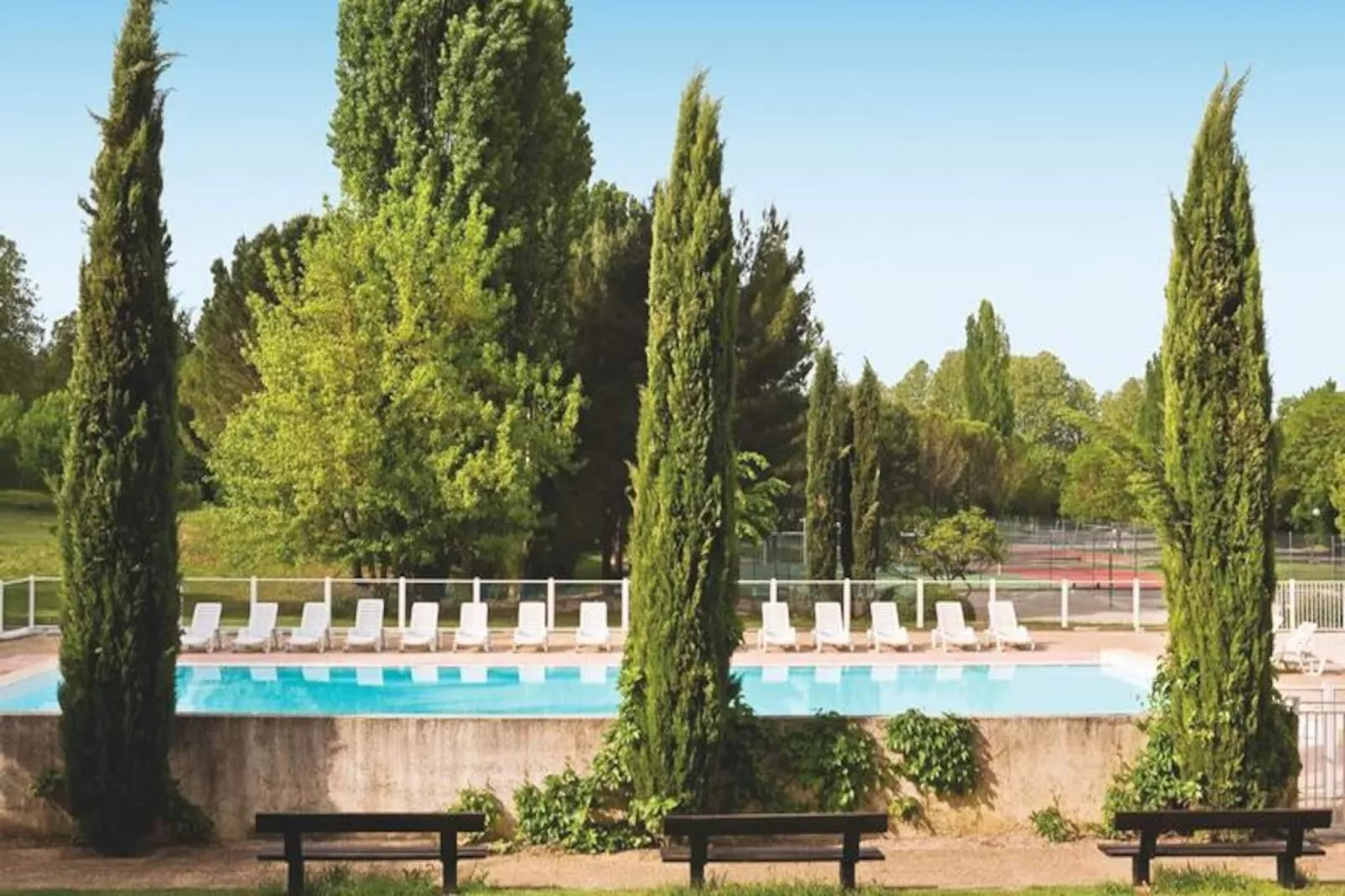 Résidence Domaine de Château Laval *** - Vacances Bleues