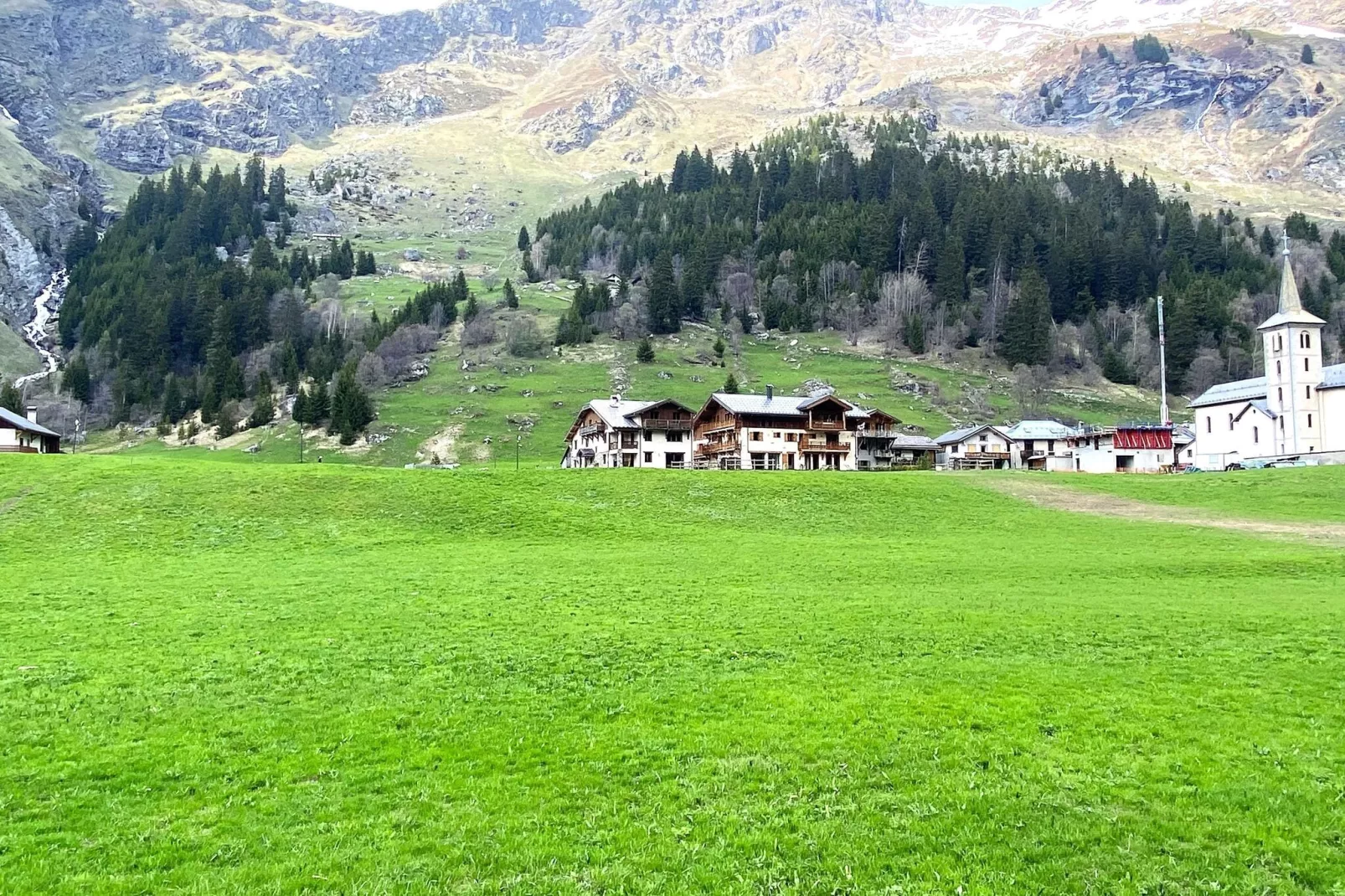 CHALET LE KB-Buitenkant zomer